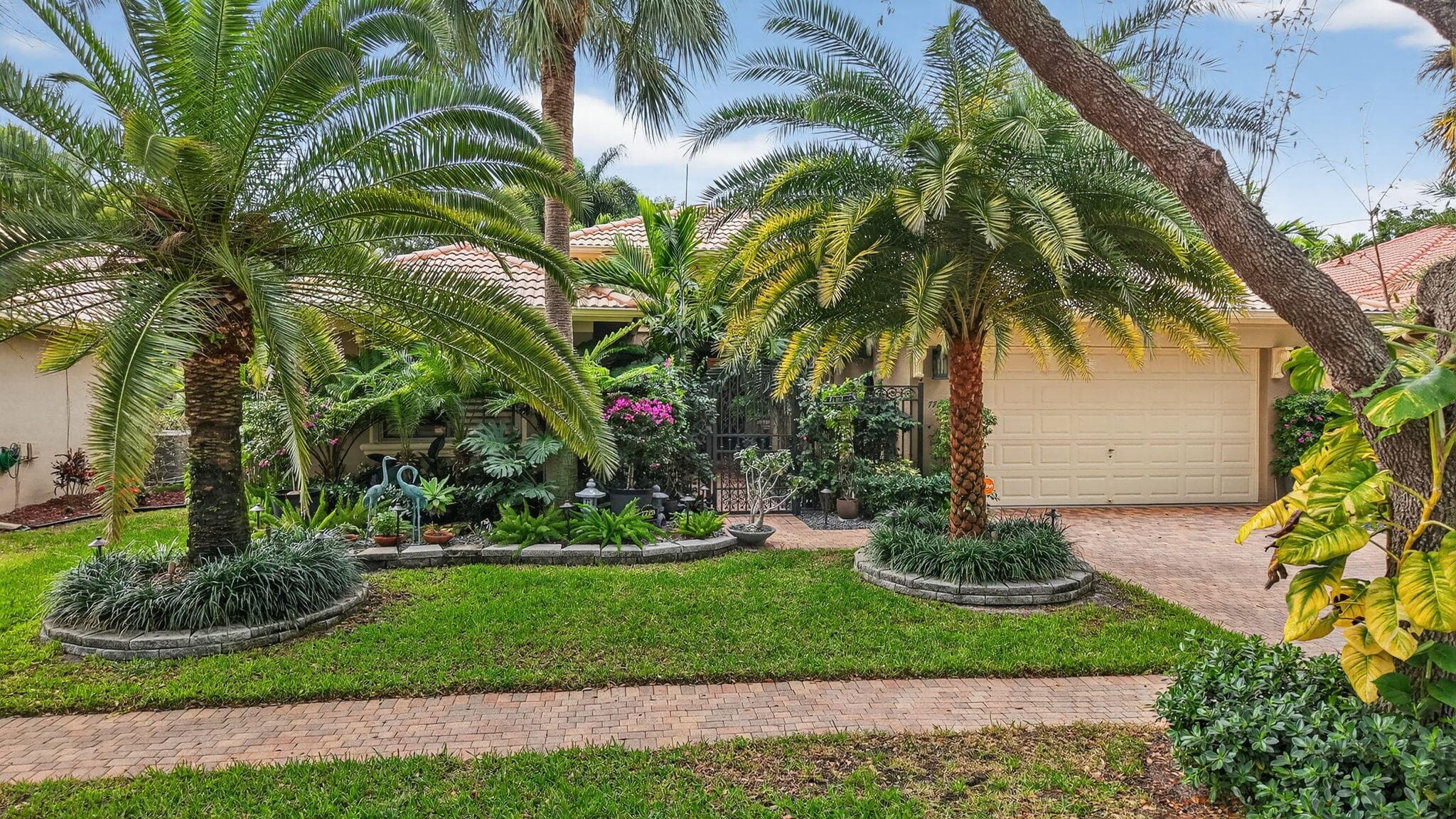 7723 Via Grande, Boynton Beach, FL 33437 — photo 1 of 87