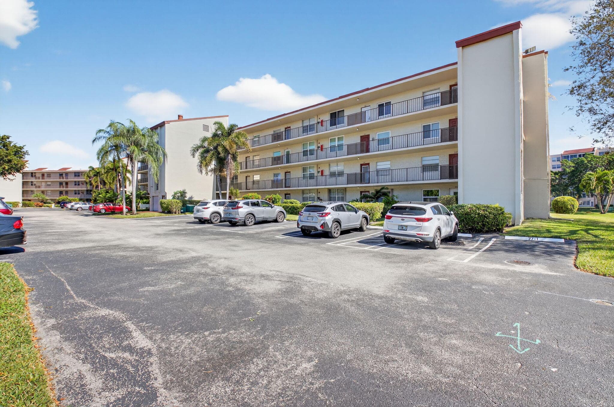 27 Abbey Lane 207, Delray Beach, FL 33446 — photo 1 of 47