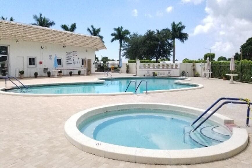 2015 SW 18th Drive, Boynton Beach, FL 33426 — photo 36 of 38
