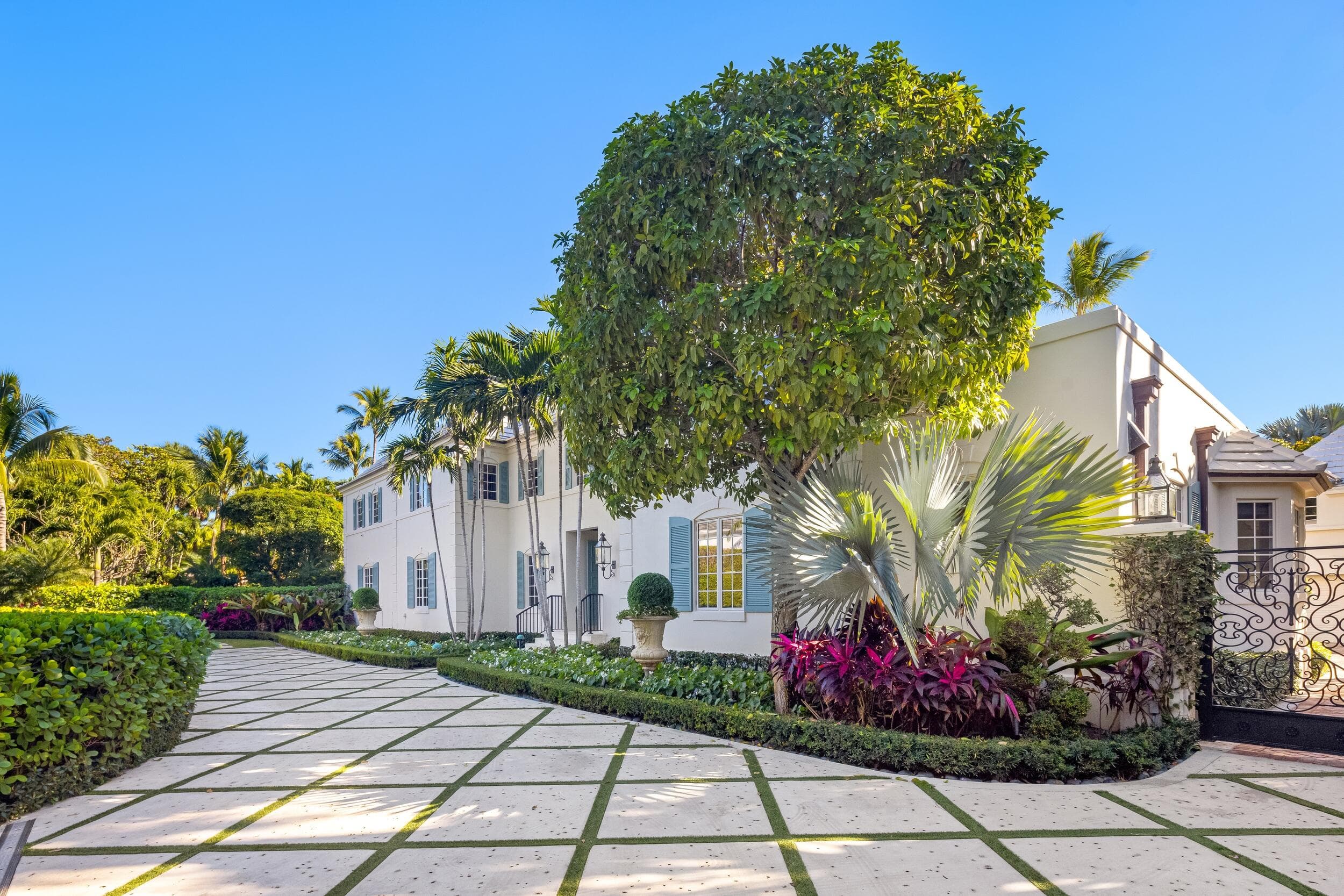 9 Via Vizcaya, Palm Beach, FL 33480 — photo 2 of 50
