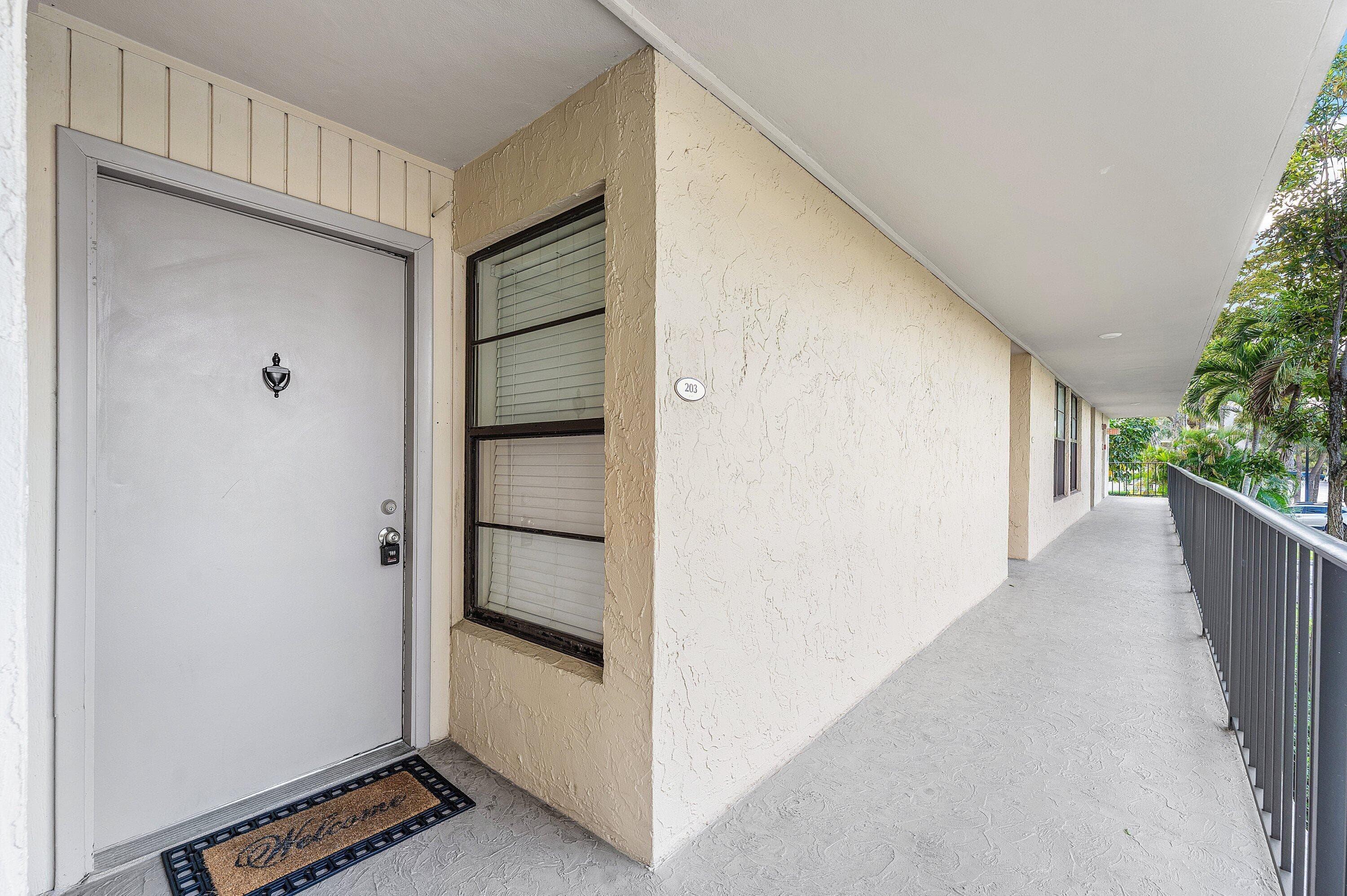 10 Royal Palm Way 203, Boca Raton, FL 33432 — photo 12 of 45