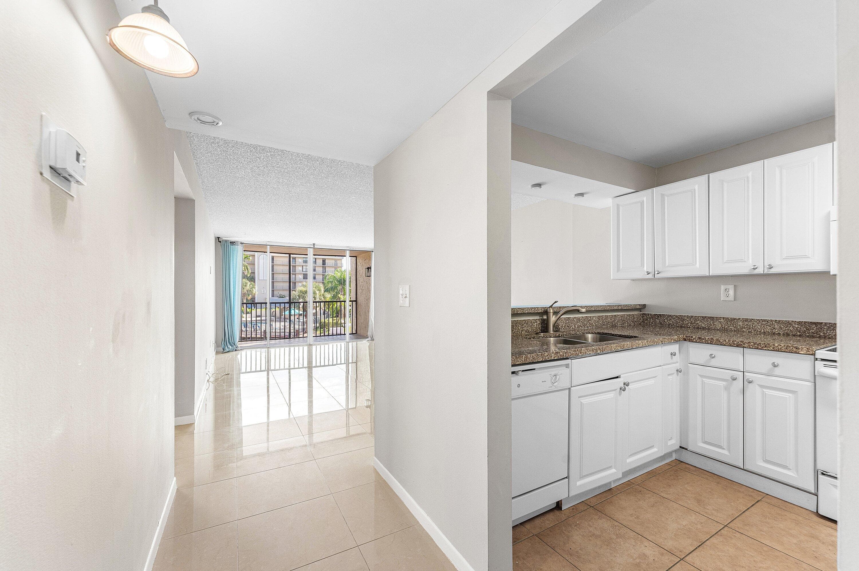 10 Royal Palm Way 203, Boca Raton, FL 33432 — photo 18 of 45