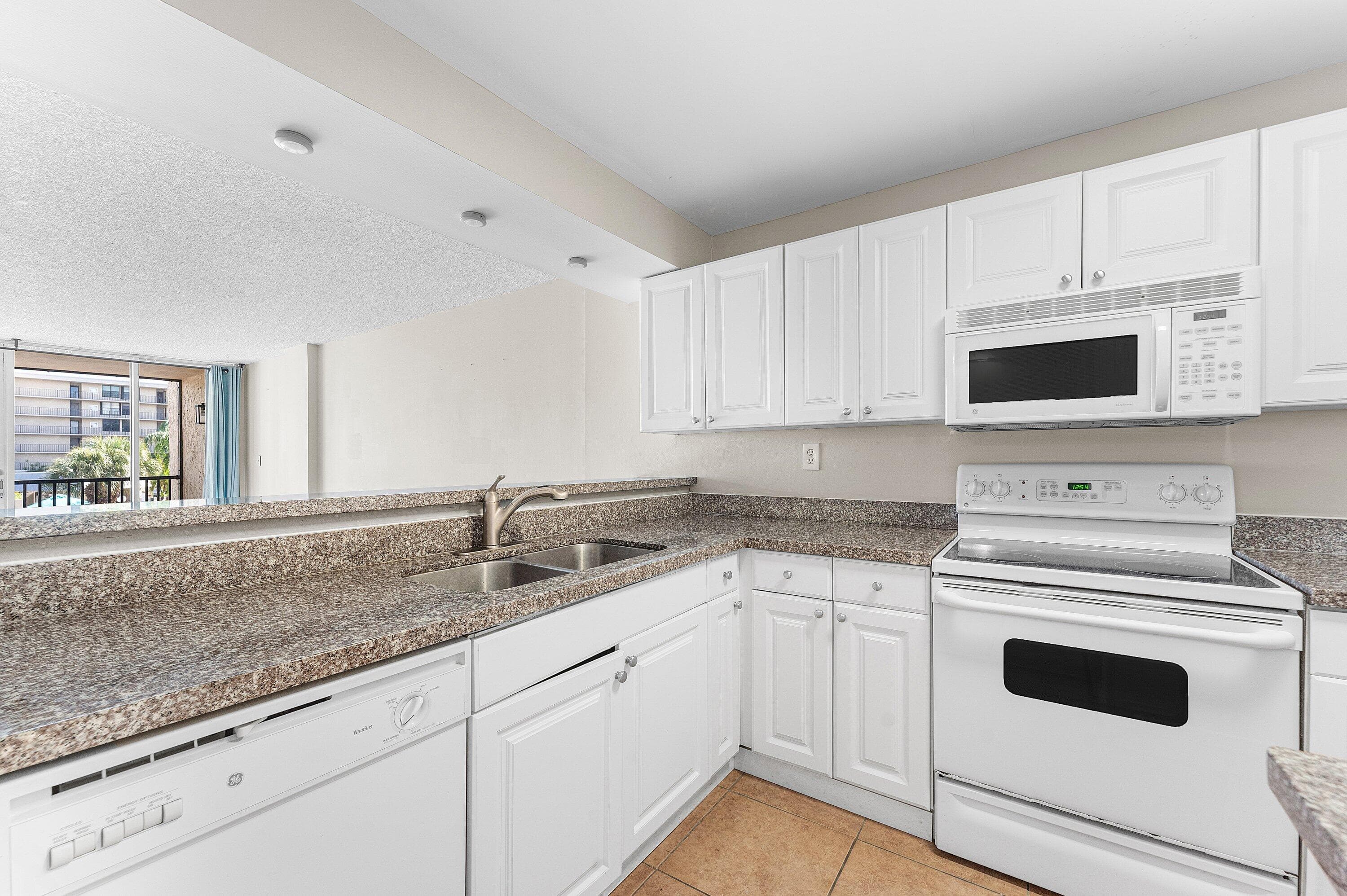 10 Royal Palm Way 203, Boca Raton, FL 33432 — photo 19 of 45