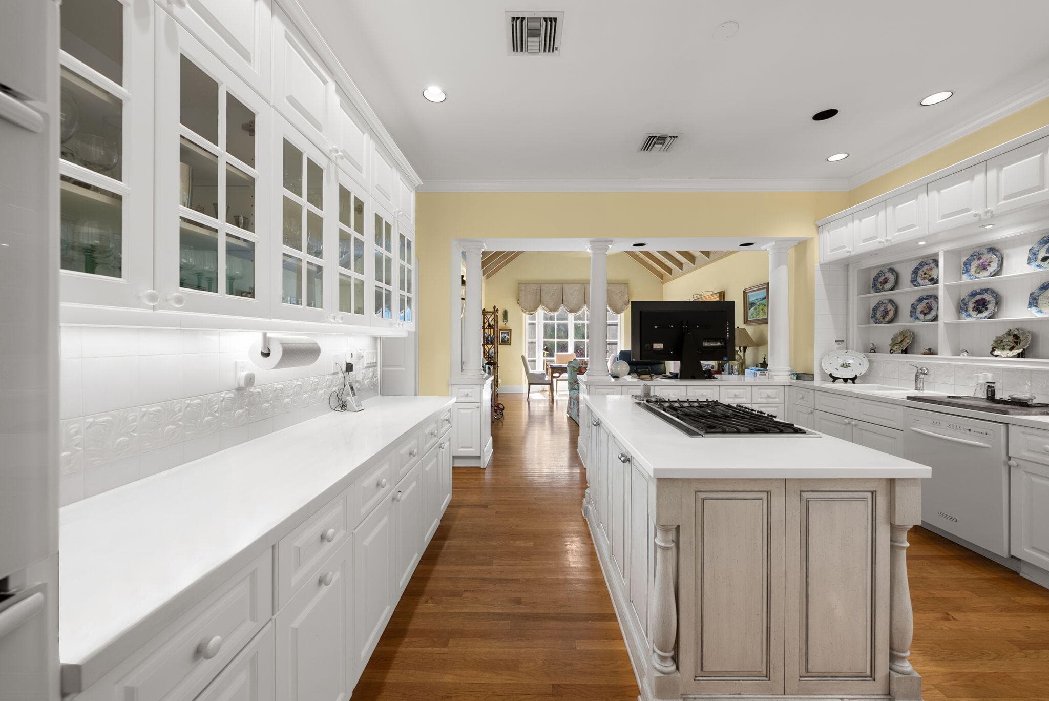 240 Tangier Avenue, Palm Beach, FL 33480 — photo 13 of 18