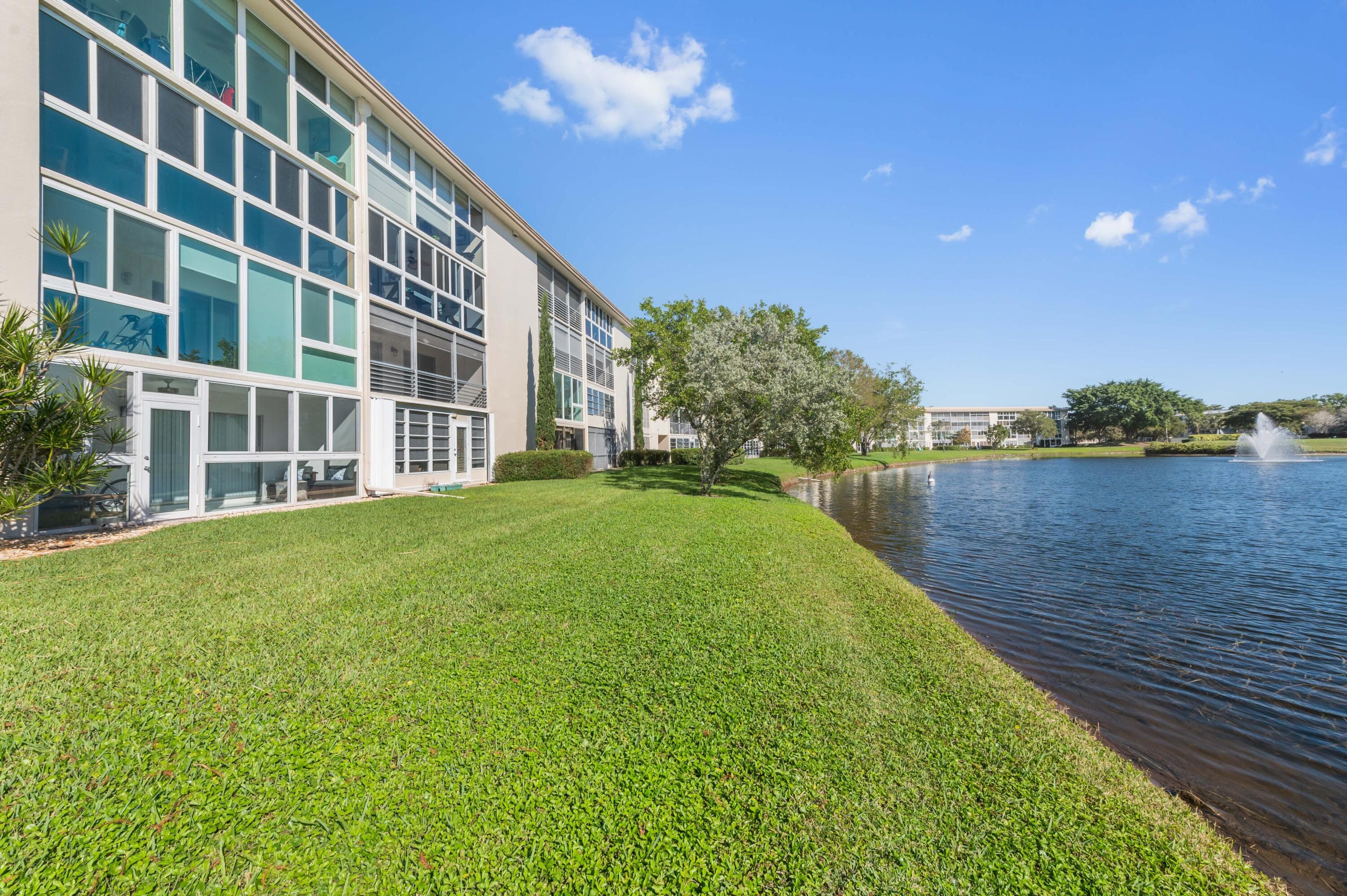 3204 Portofino Point H2, Coconut Creek, FL 33066 — photo 27 of 115