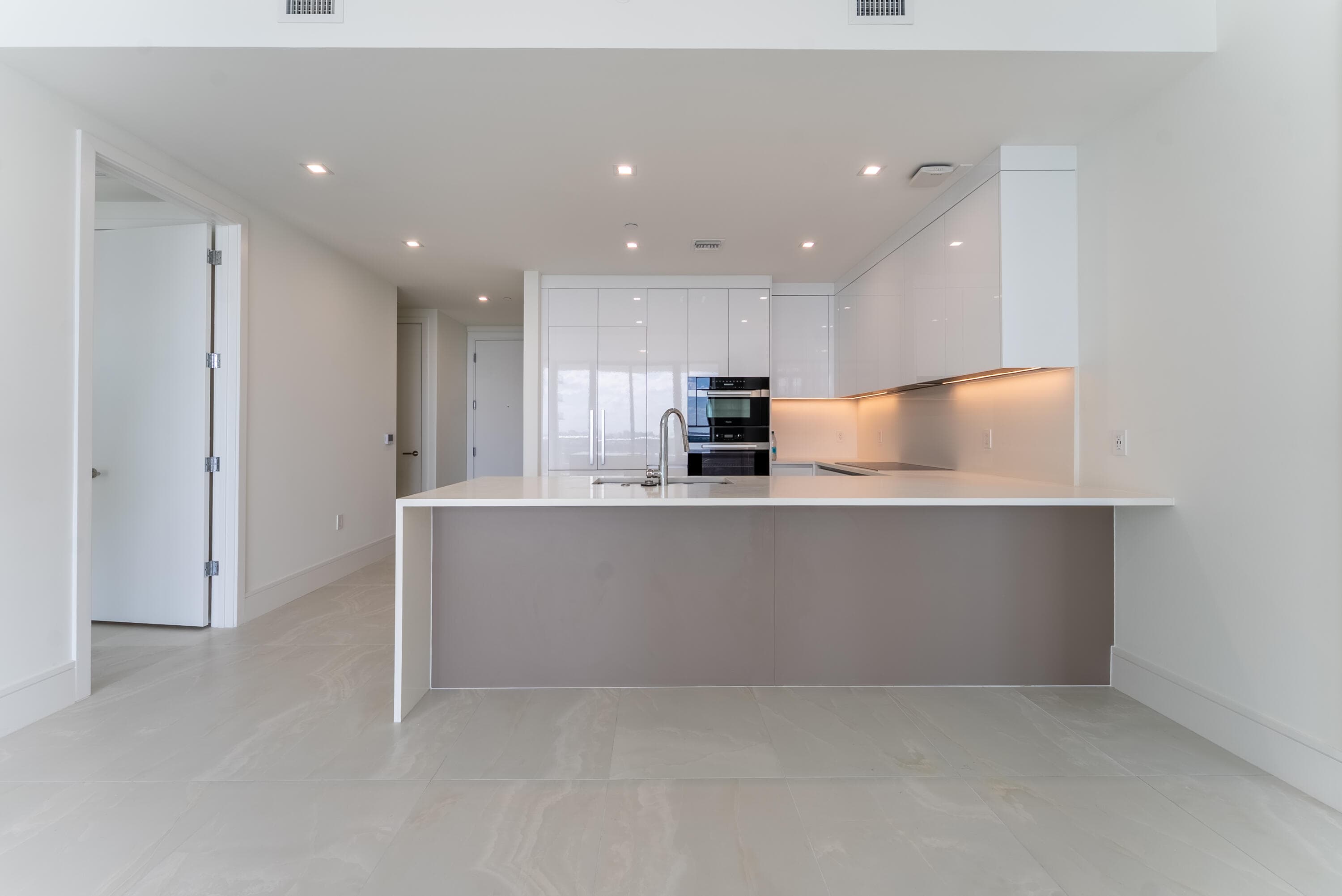 220 Lake Shore Drive 1011, Lake Park, FL 33403 — photo 14 of 68