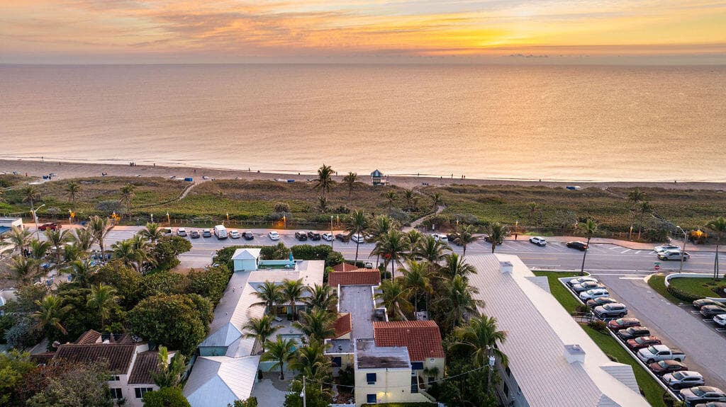 88 S Ocean Boulevard, Delray Beach, FL 33483 — photo 2 of 6