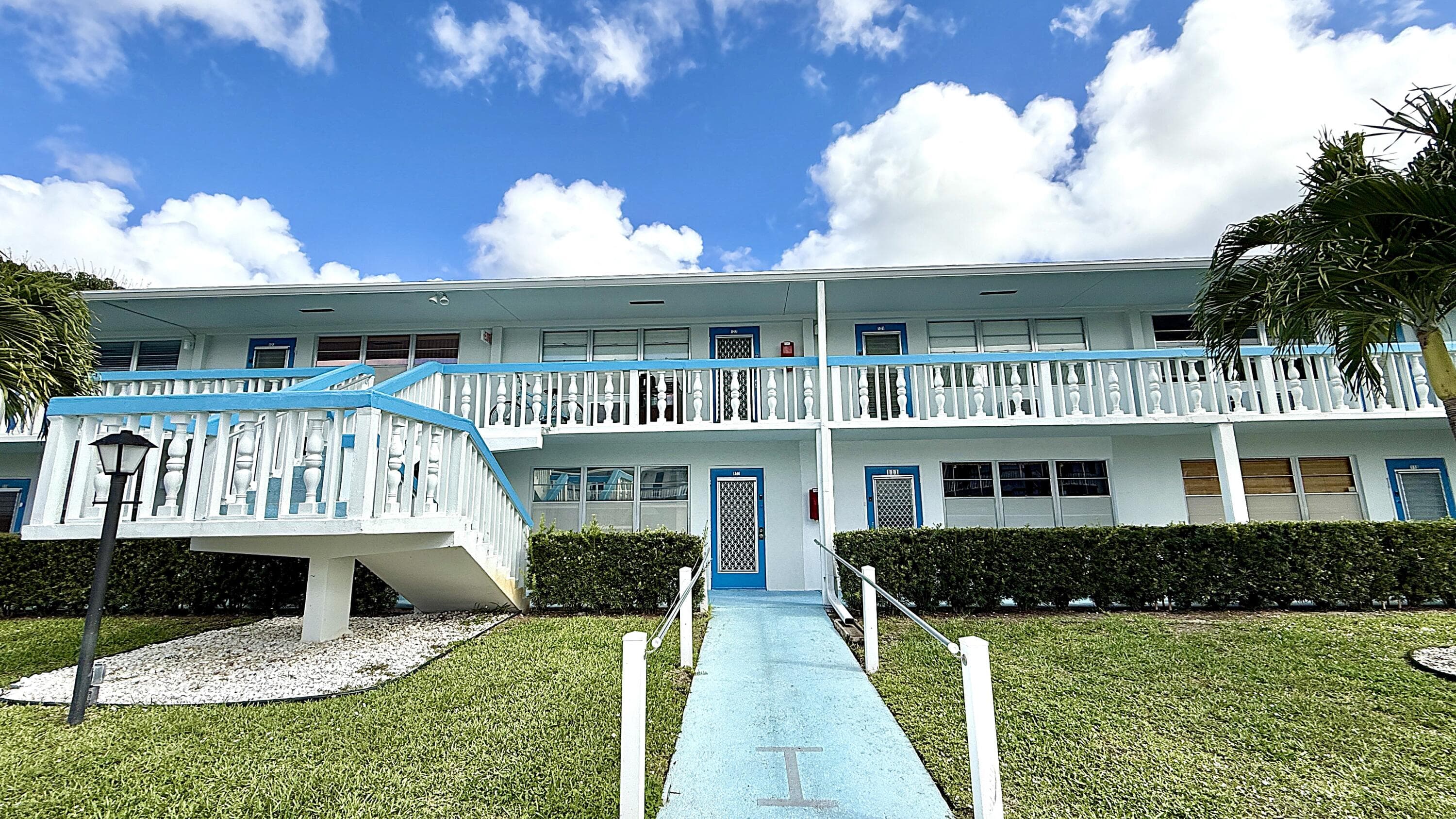 122 Oakridge I, Deerfield Beach, FL 33442 — photo 1 of 48