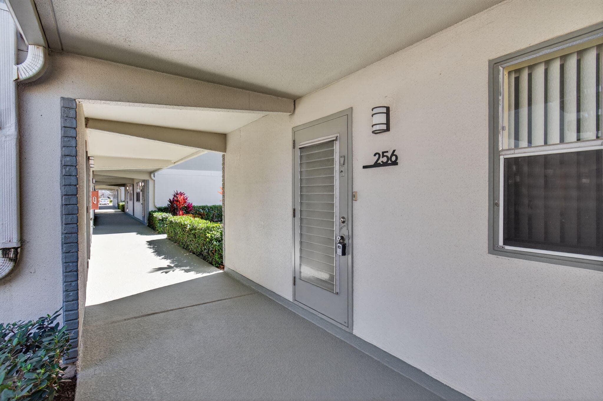 256 Flanders F, Delray Beach, FL 33484 — photo 2 of 40