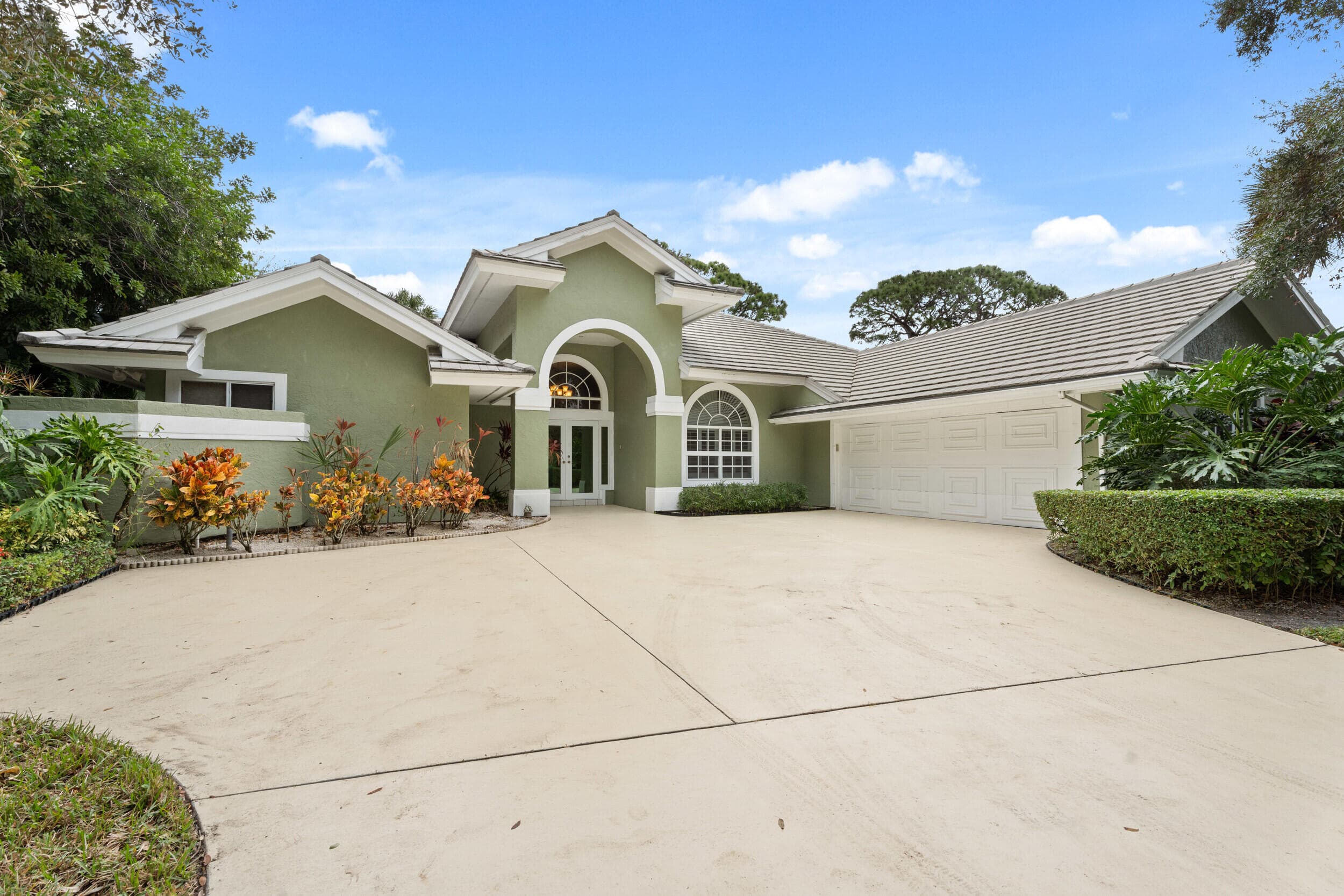 6581 SE Baltusrol Terrace, Stuart, FL 34997 — photo 1 of 48