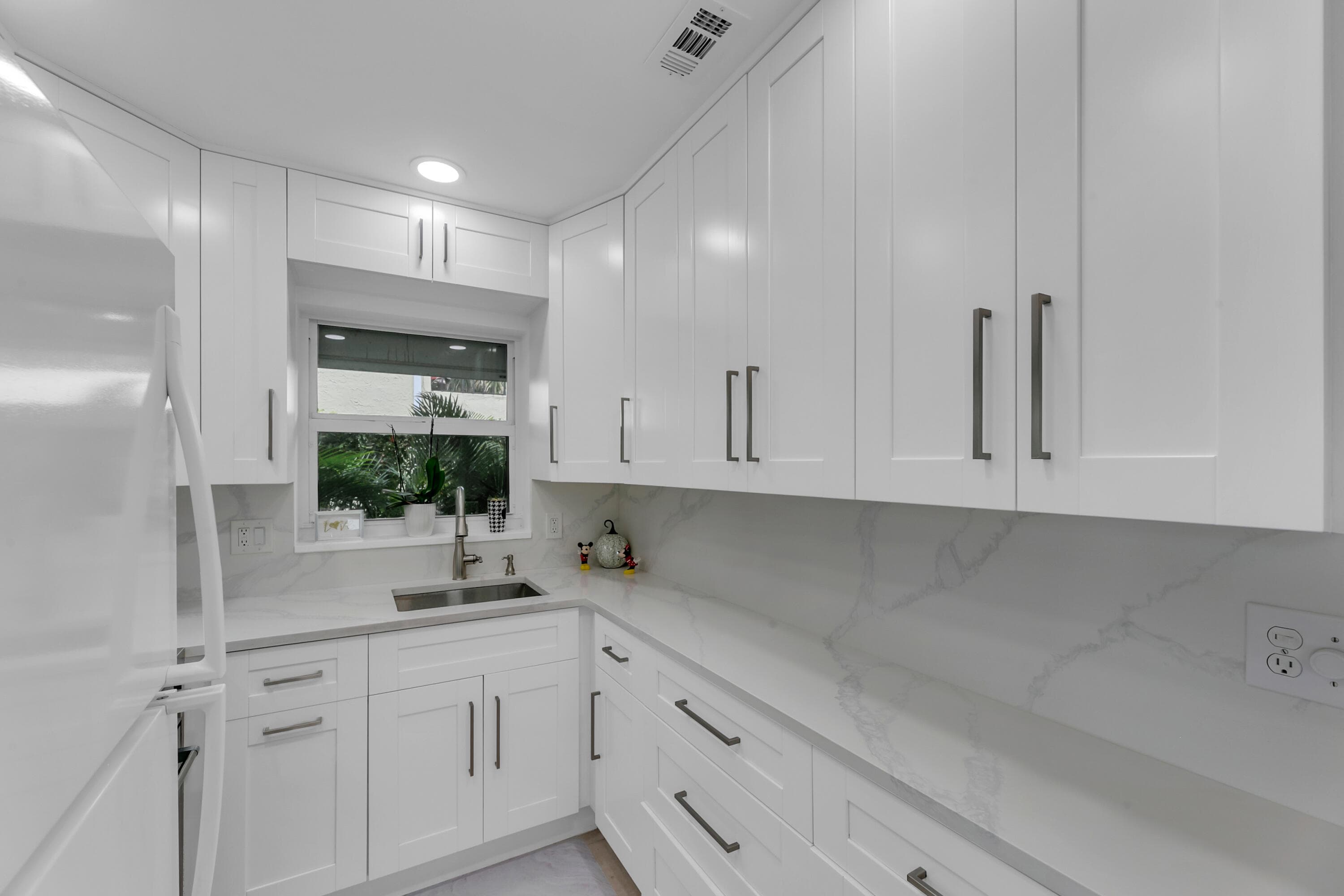 960 Crystal Lake Drive 115, Deerfield Beach, FL 33064 — photo 5 of 35