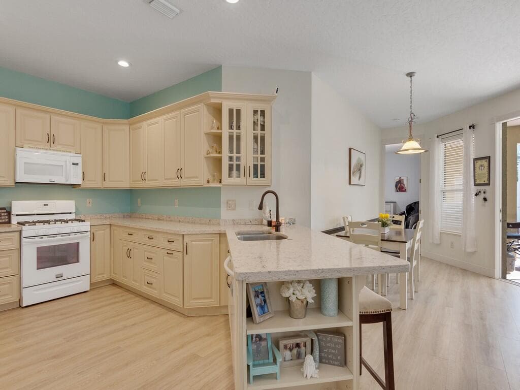 7543 15th Street, Vero Beach, FL 32966 — photo 5 of 54