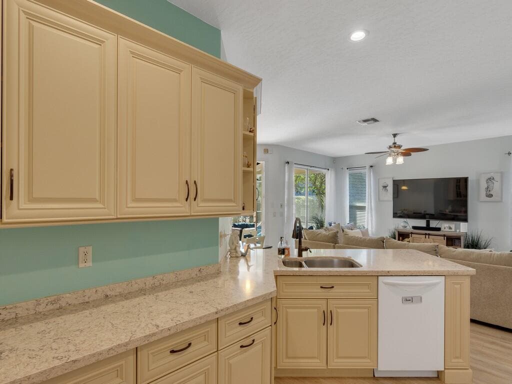 7543 15th Street, Vero Beach, FL 32966 — photo 14 of 54