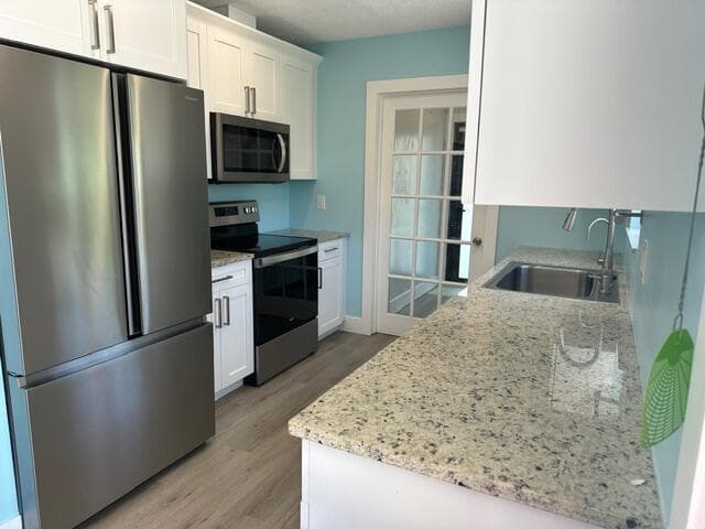 907 SE Lake Street, Stuart, FL 34994 — photo 14 of 23