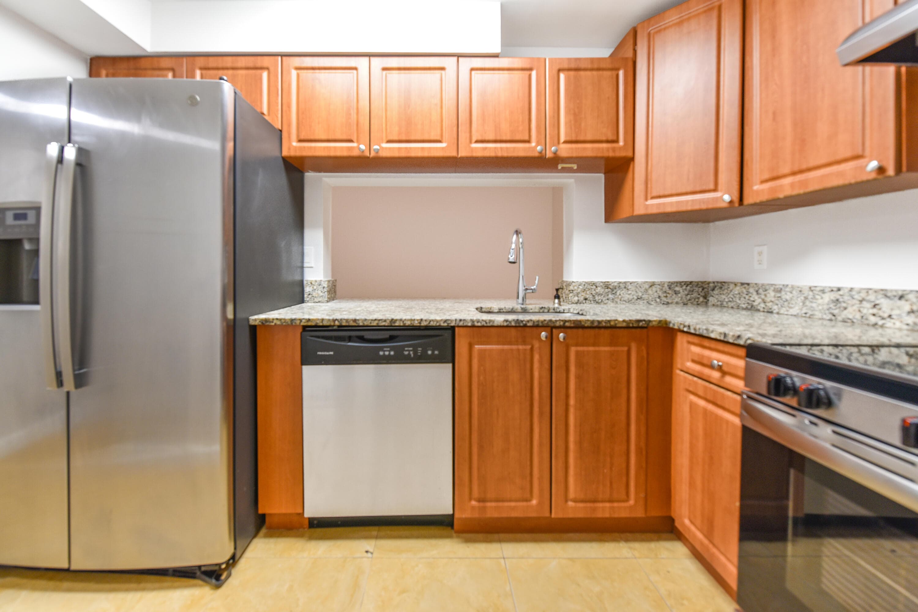 6053 10th 140 Avenue N 140, Greenacres, FL 33463 — photo 1 of 24