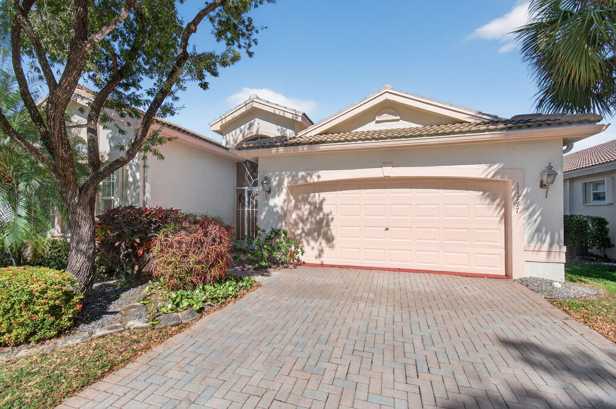 11777 Castellon Court, Boynton Beach, FL 33437 — photo 4 of 76