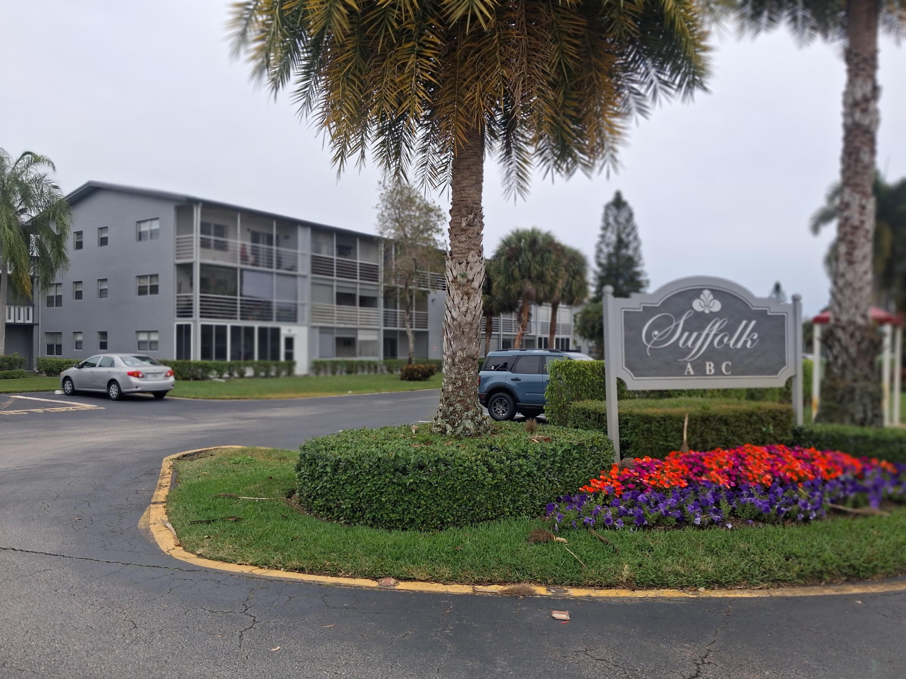 105 Suffolk C 105, Boca Raton, FL 33434 — photo 1 of 7
