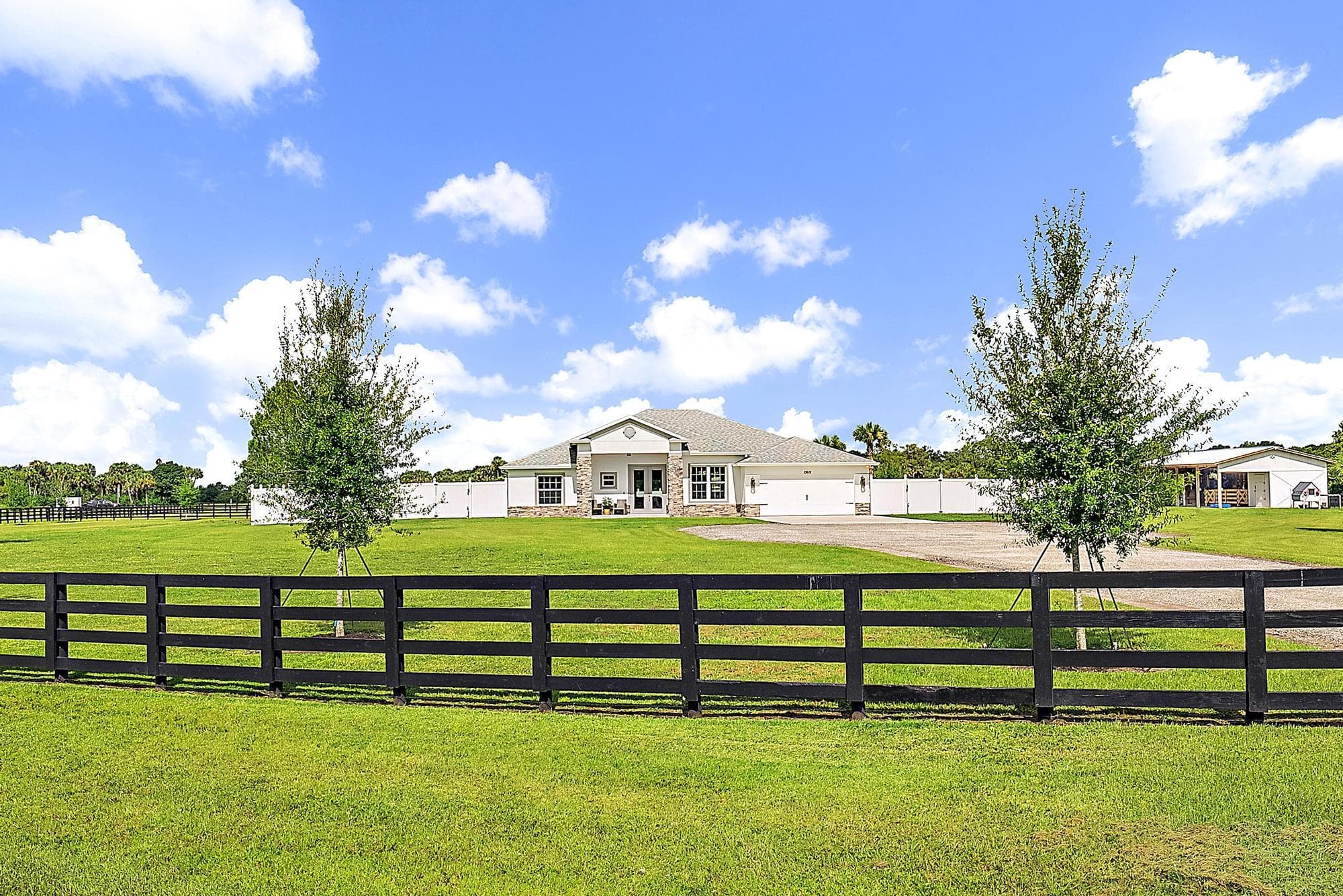 13615 SE 26th Lane, Okeechobee, FL 34974 — photo 3 of 46