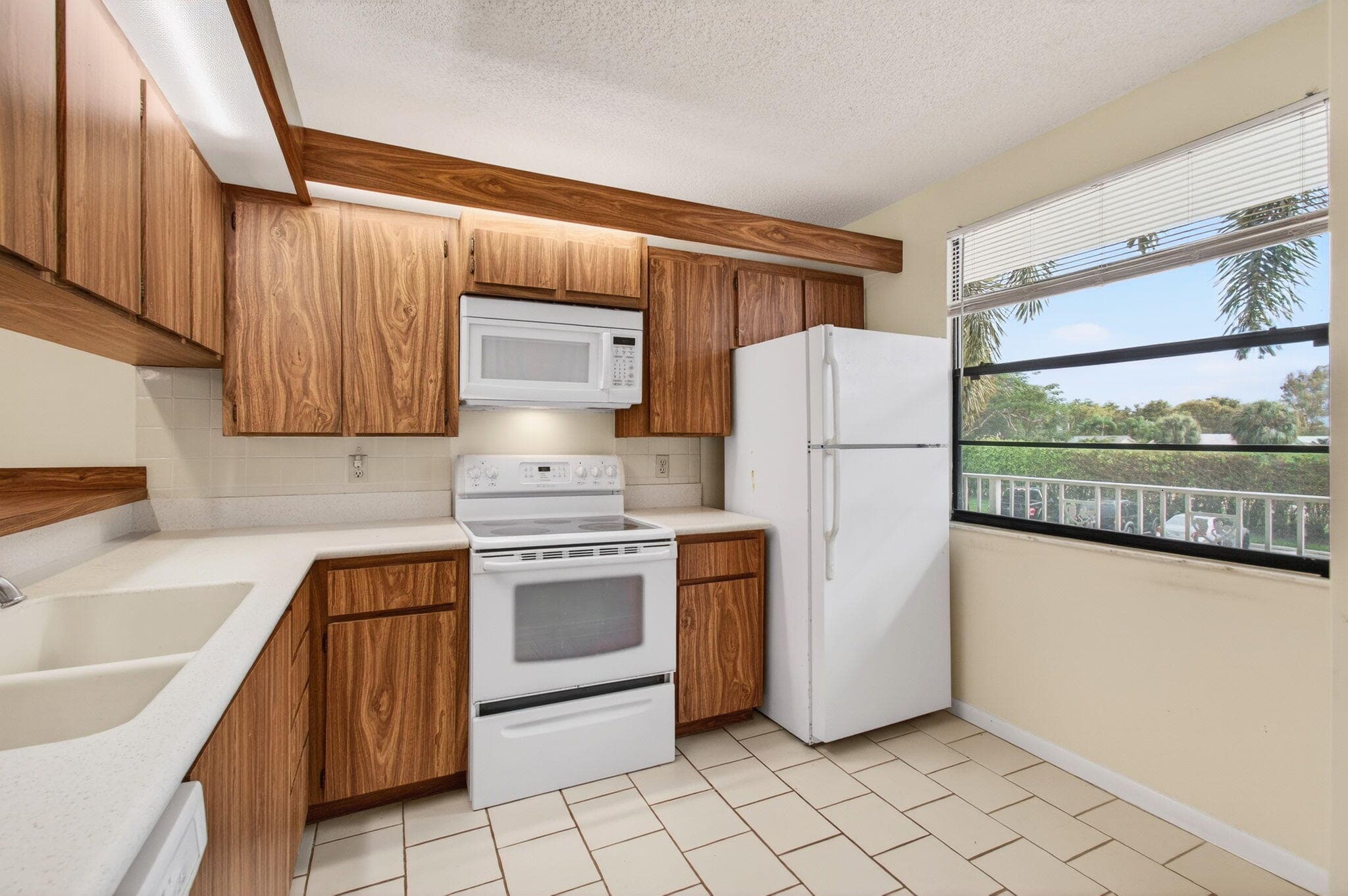 6049 Balboa Circle 205, Boca Raton, FL 33433 — photo 6 of 27