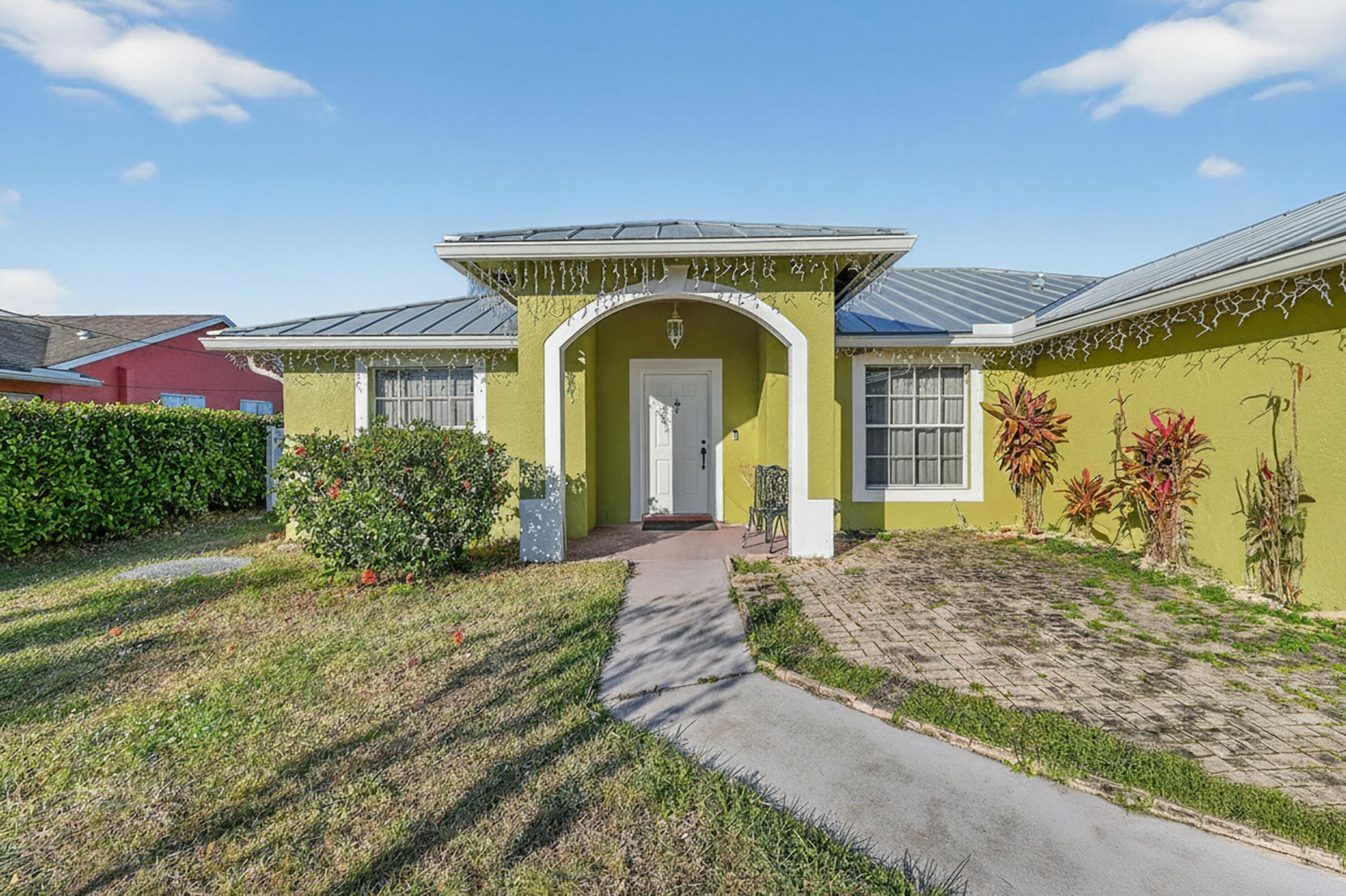 933 SW General Patton Terrace, Port St. Lucie, FL 34953 — photo 3 of 36