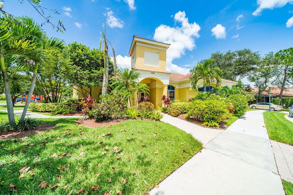 8063 Via Hacienda, Riviera Beach, FL 33418 — photo 38 of 42