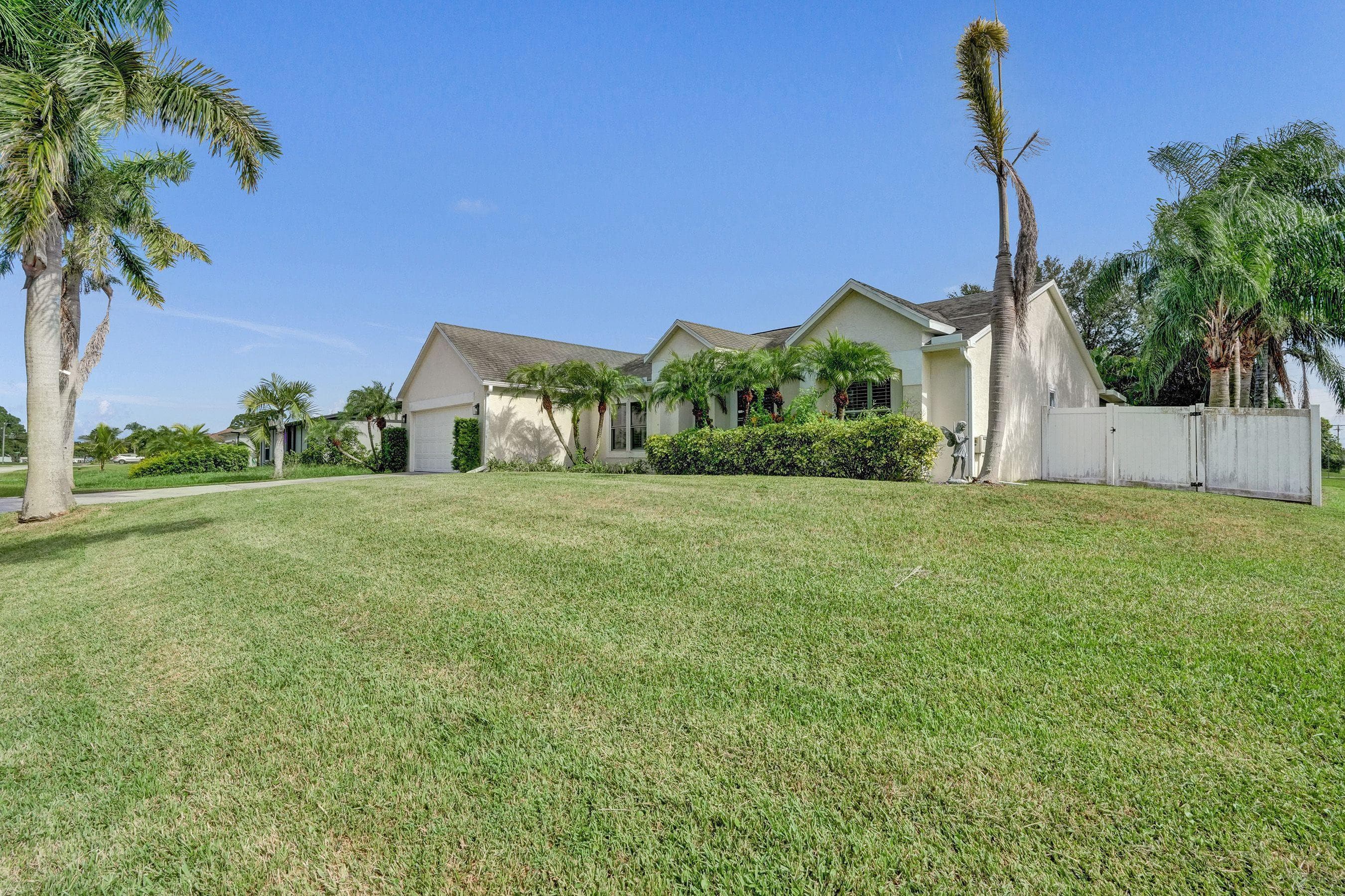 1075 W 30th Street, Riviera Beach, FL 33404 — photo 33 of 67