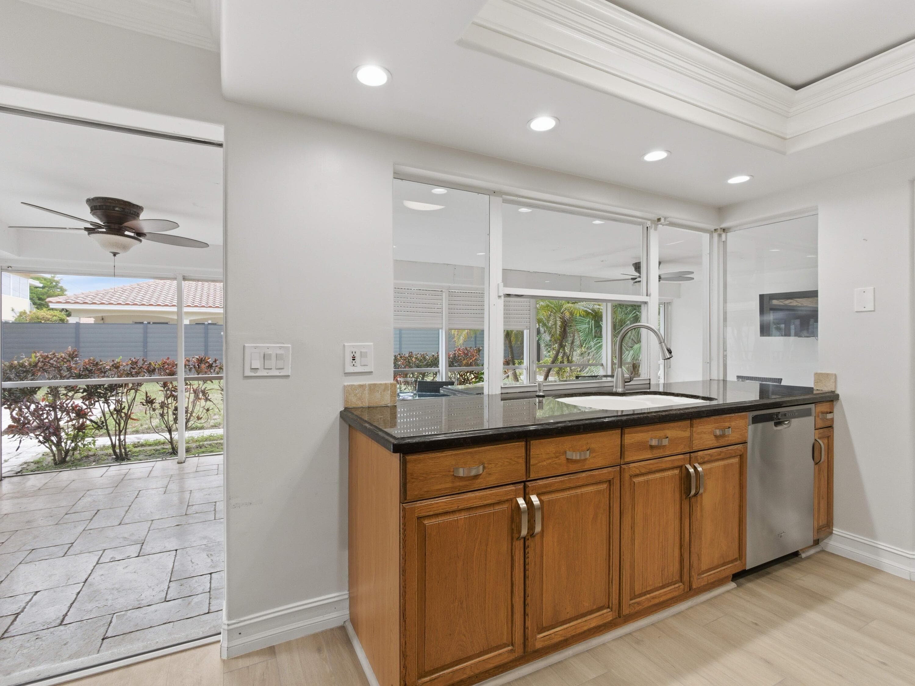 1921 NE 28th Court, Lighthouse Point, FL 33064 — photo 16 of 39