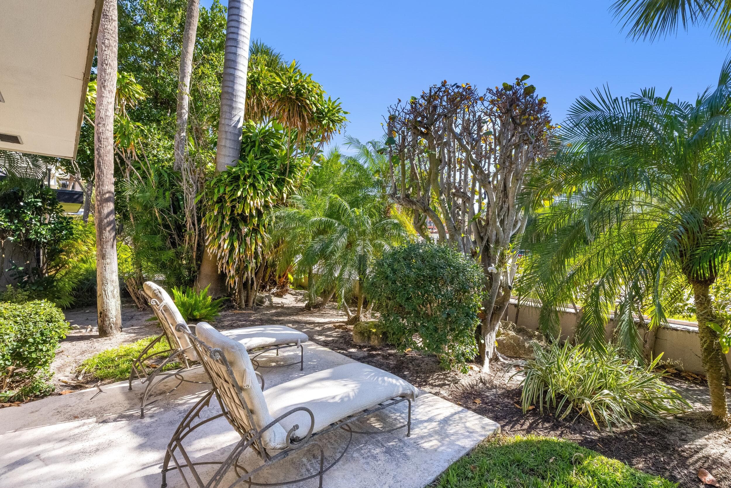 120 Sunset Avenue W 3 D, Palm Beach, FL 33480 — photo 32 of 41