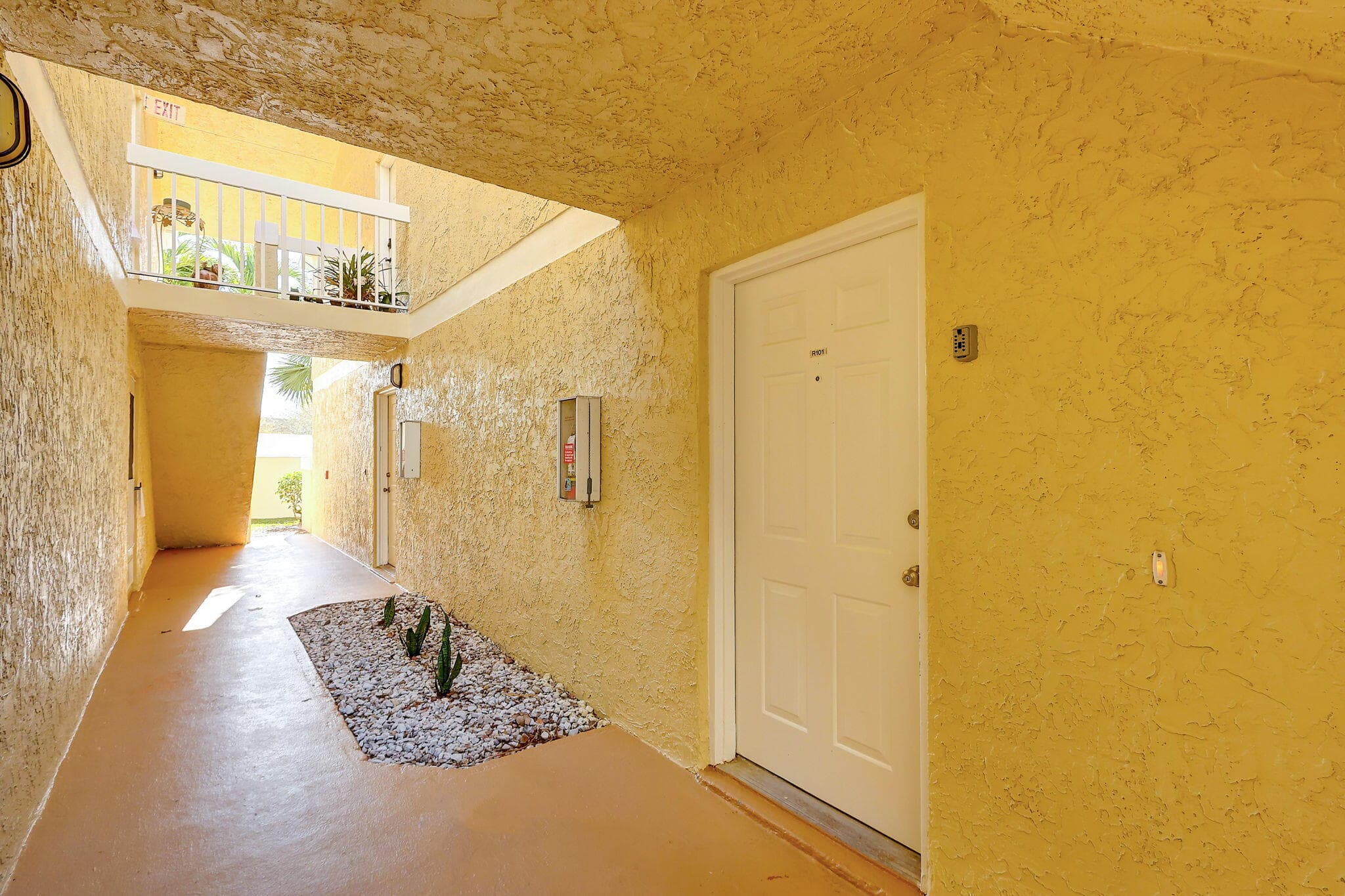 1558 SE Royal Green Circle 101, Port St. Lucie, FL 34952 — photo 4 of 36