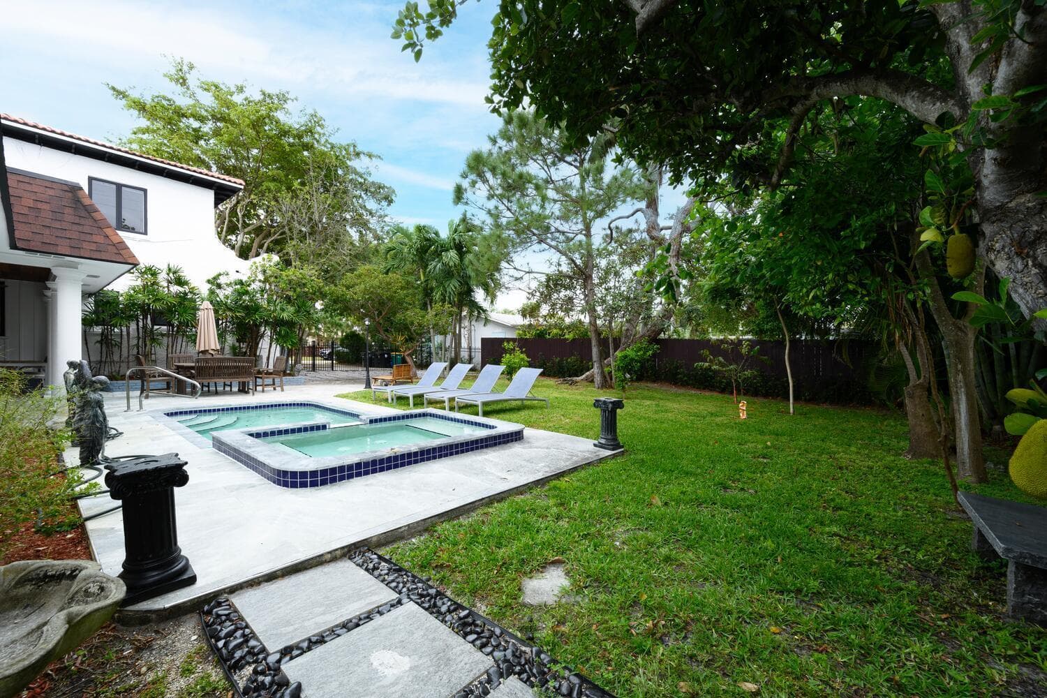 1629 S Lakeside Drive, Lake Worth Beach, FL 33460 — photo 25 of 42