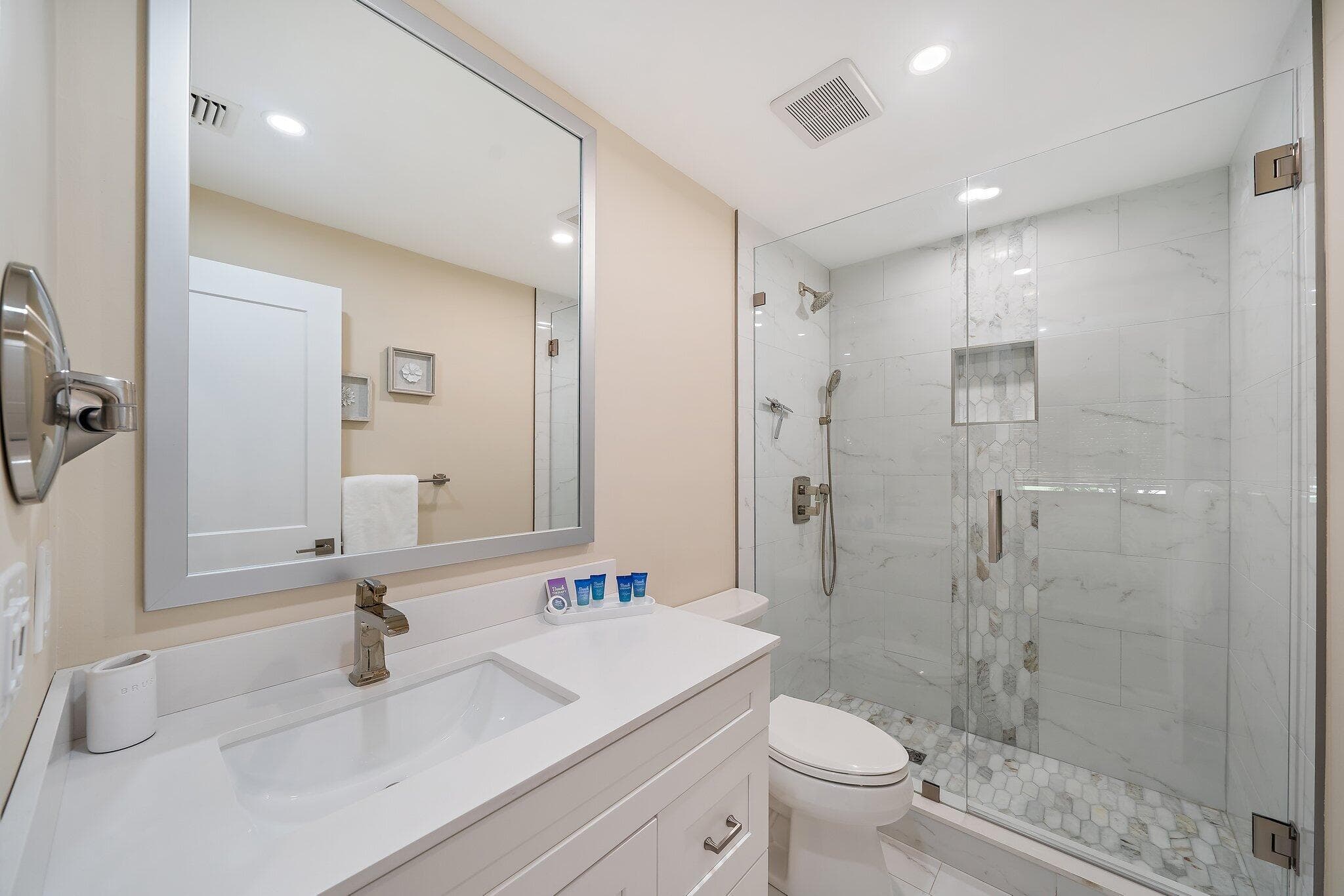 821 Club Drive, Palm Beach Gardens, FL 33418 — photo 13 of 28
