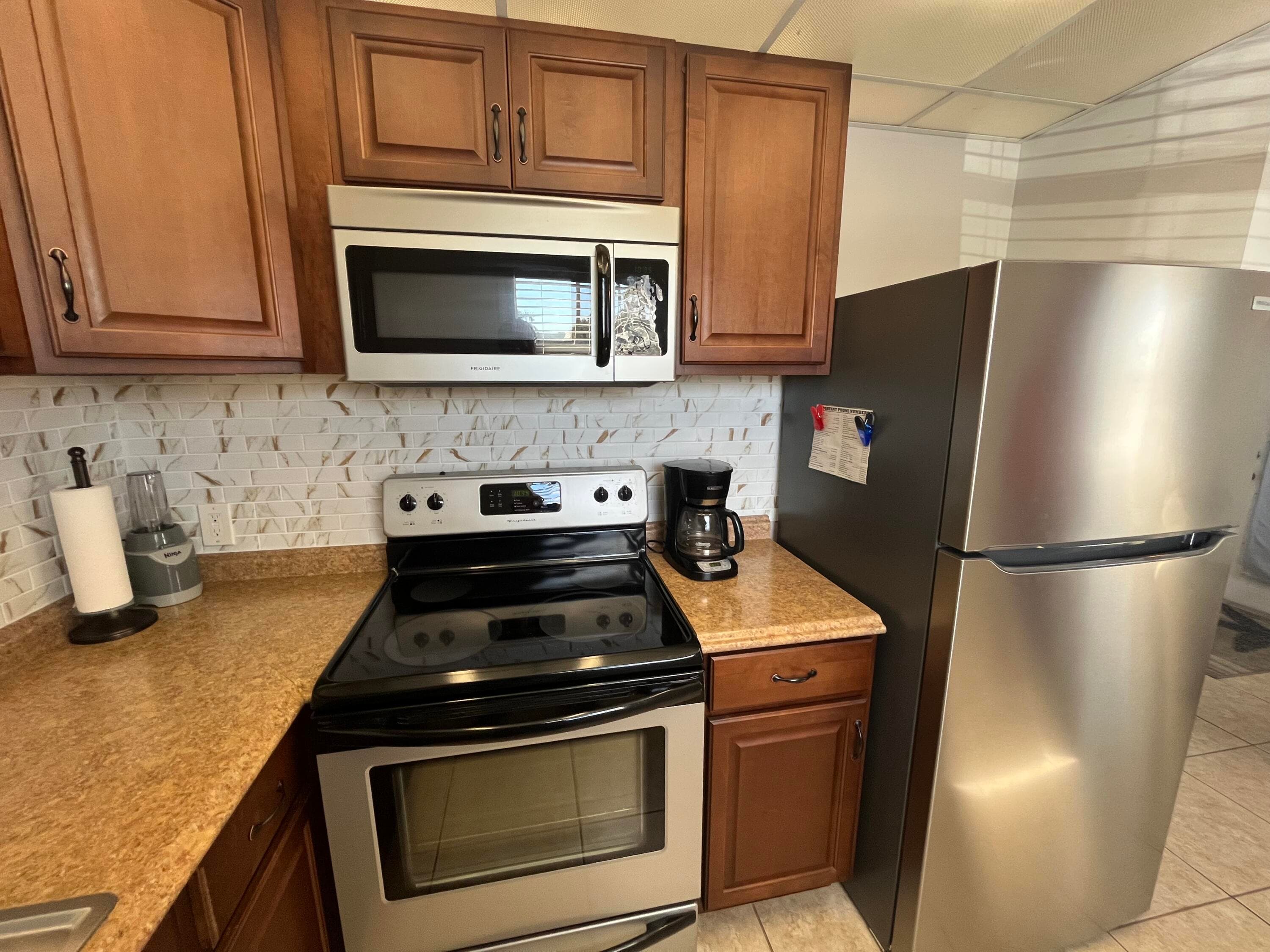 289 Brittany G, Delray Beach, FL 33446 — photo 4 of 37