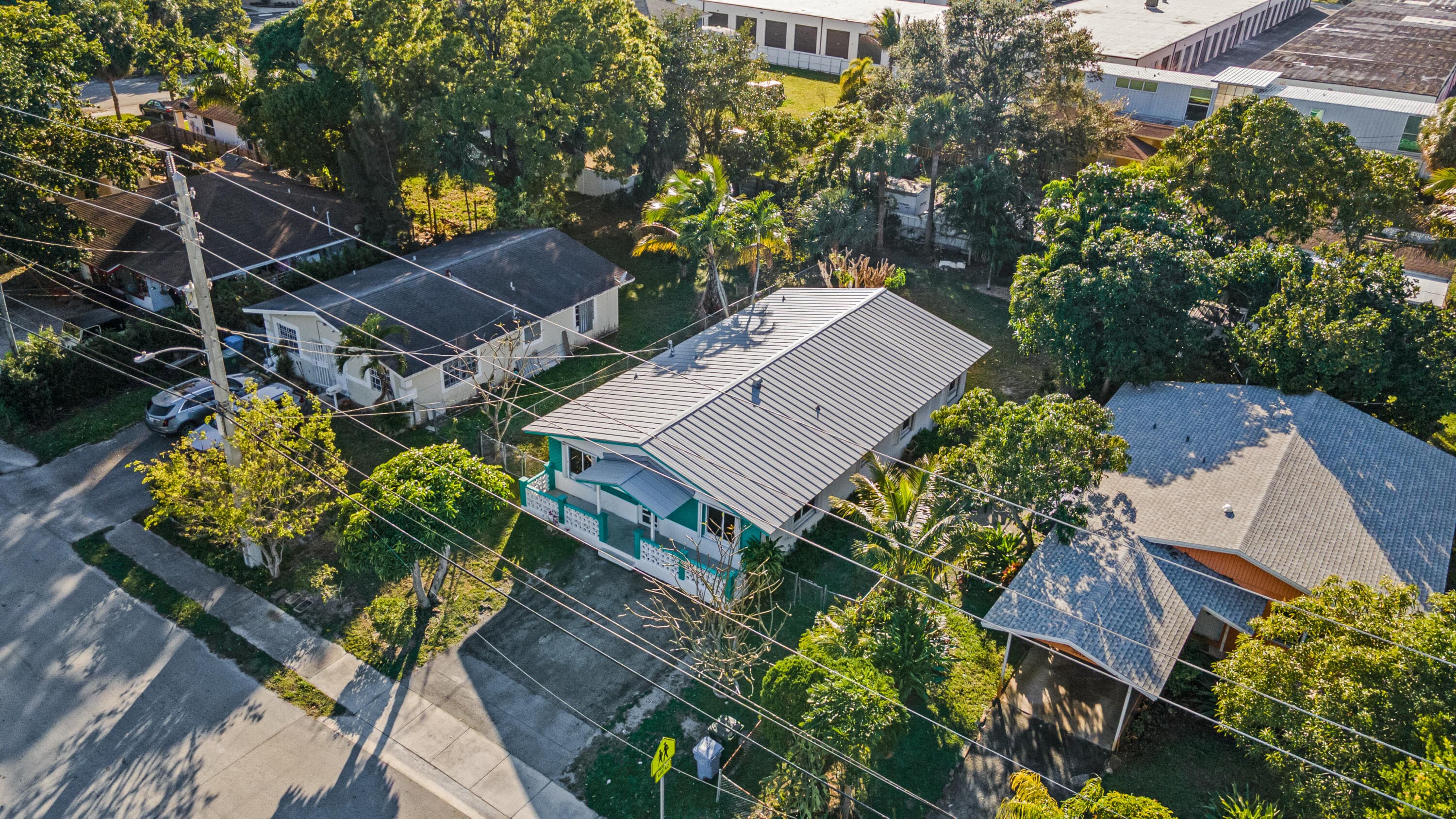3443 NE 3rd Avenue, Oakland Park, FL 33334 — photo 8 of 59
