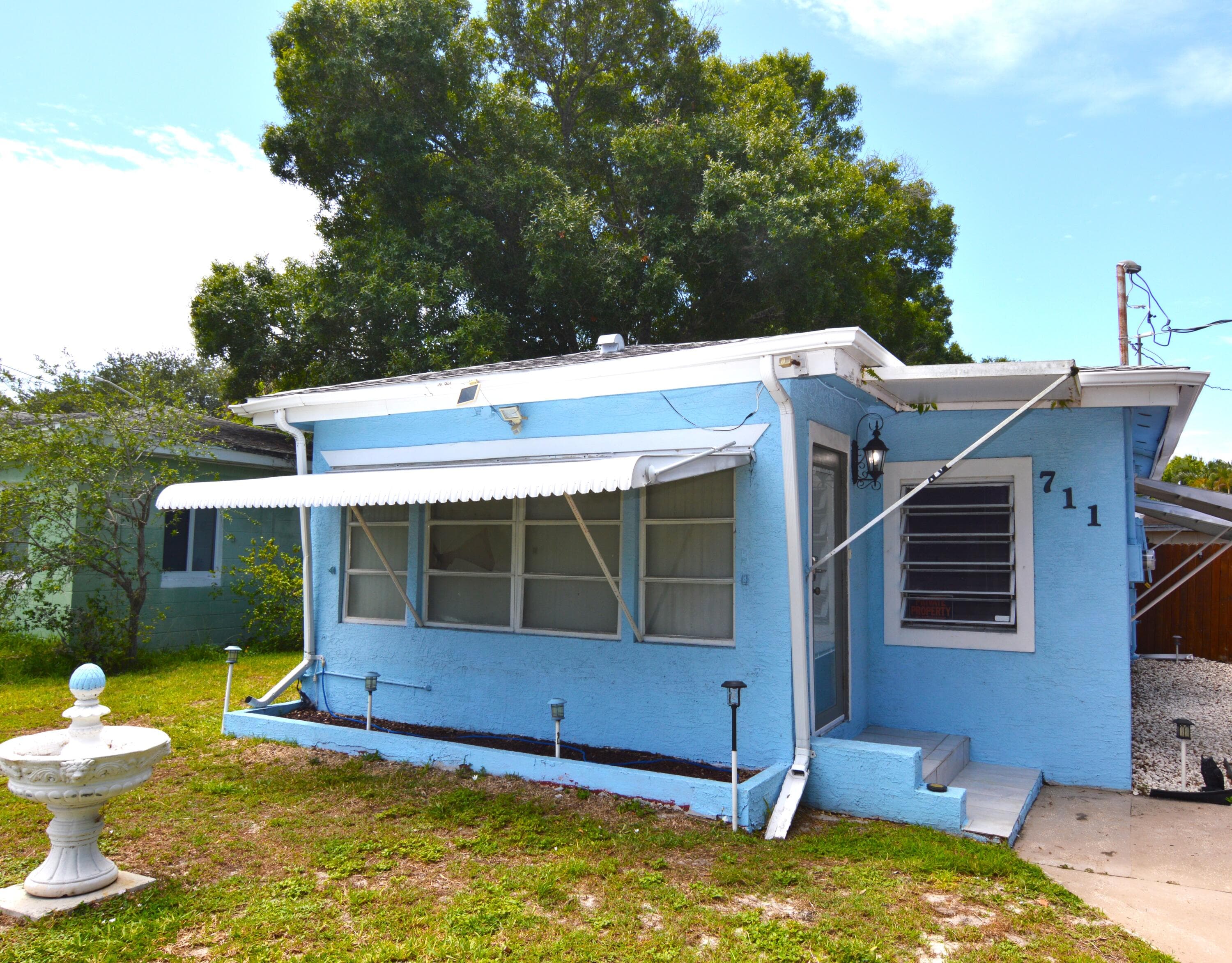 711 Cedar Place, Fort Pierce, FL 34950 — photo 1 of 9