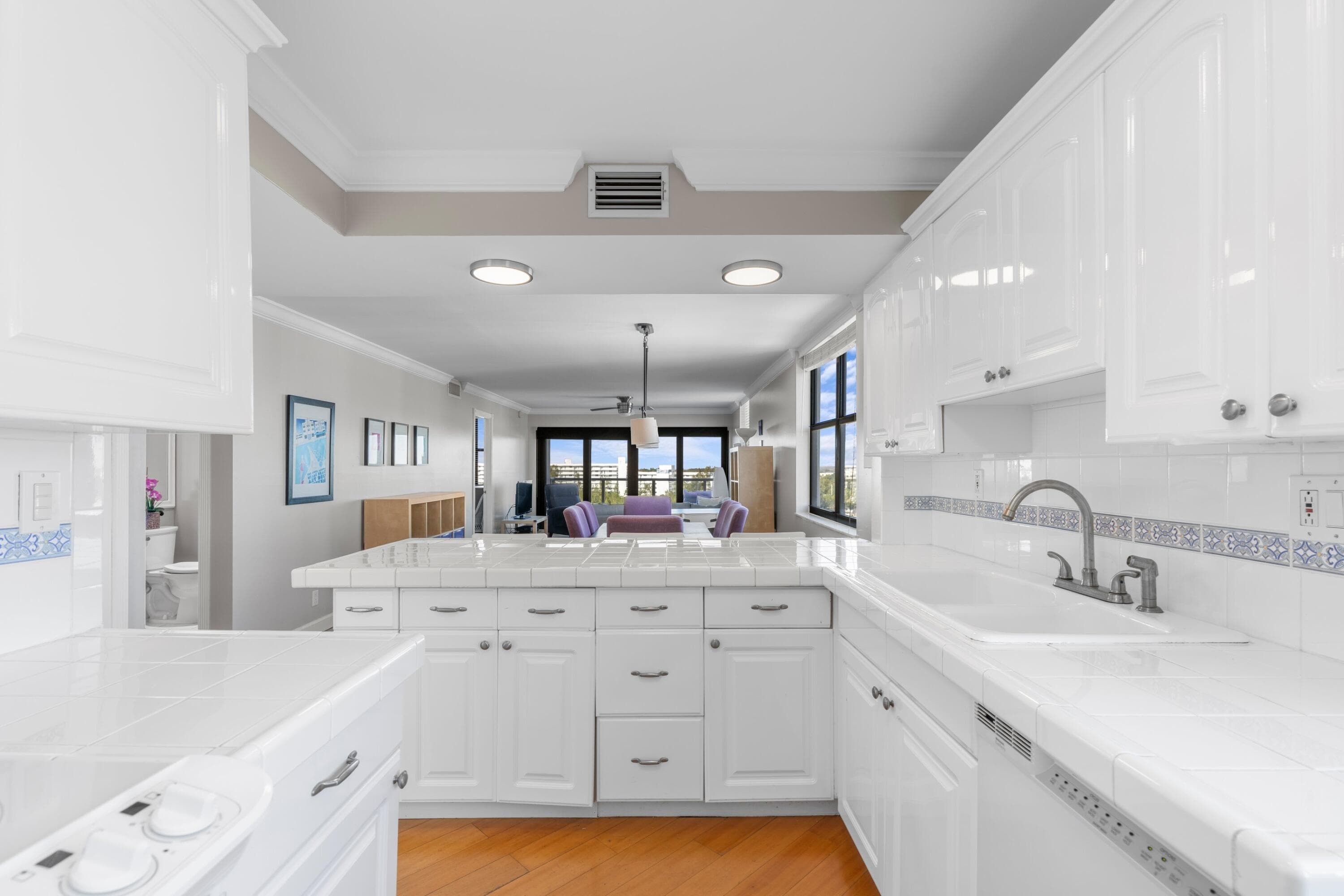 1401 N Riverside Drive 1007, Pompano Beach, FL 33062 — photo 10 of 39