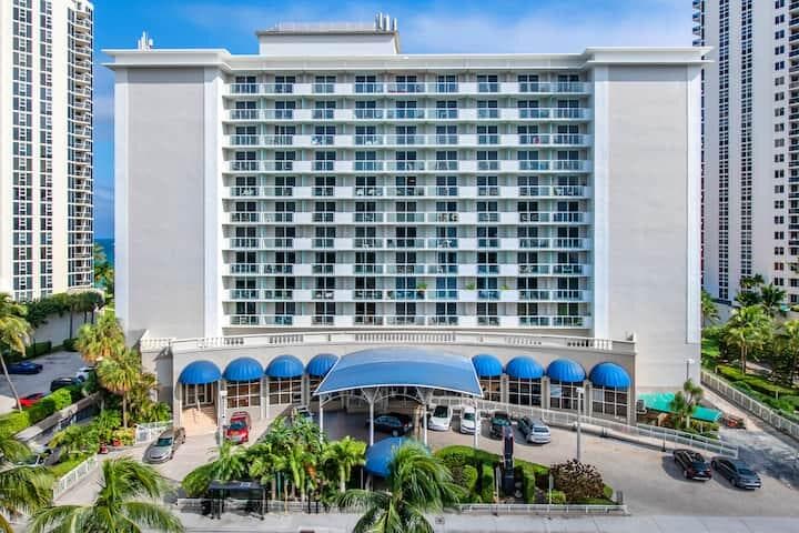 19201 Collins Avenue 337, Sunny Isles Beach, FL 33160 — photo 23 of 28