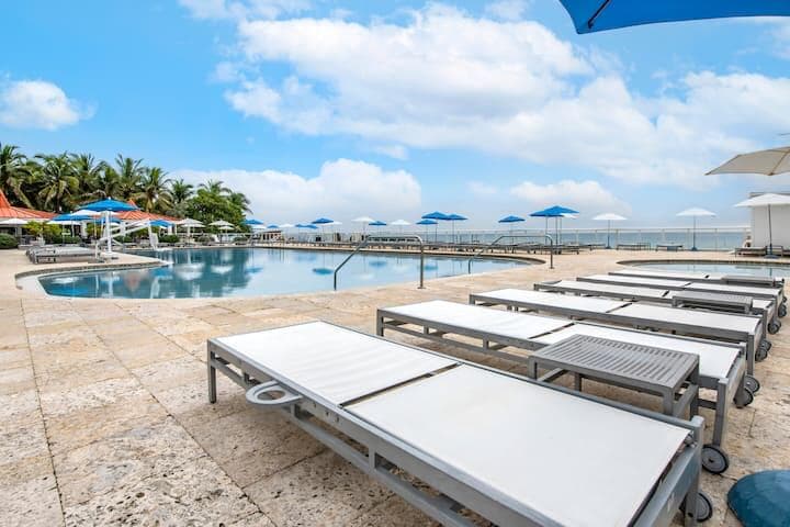 19201 Collins Avenue 337, Sunny Isles Beach, FL 33160 — photo 27 of 28