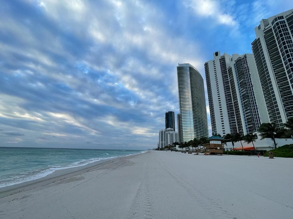 19201 Collins Avenue 809, Sunny Isles Beach, FL 33160 — photo 19 of 28