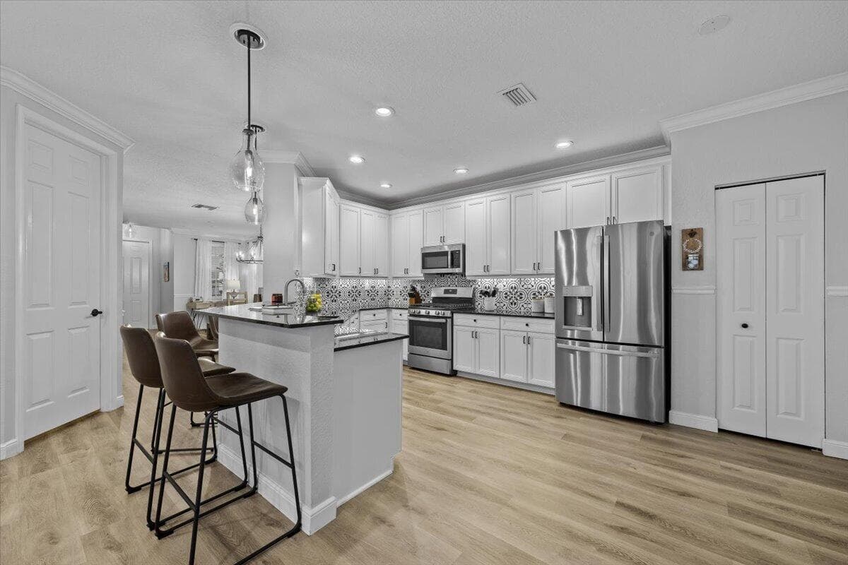 627 Castle Drive, Palm Beach Gardens, FL 33410 — photo 13 of 66