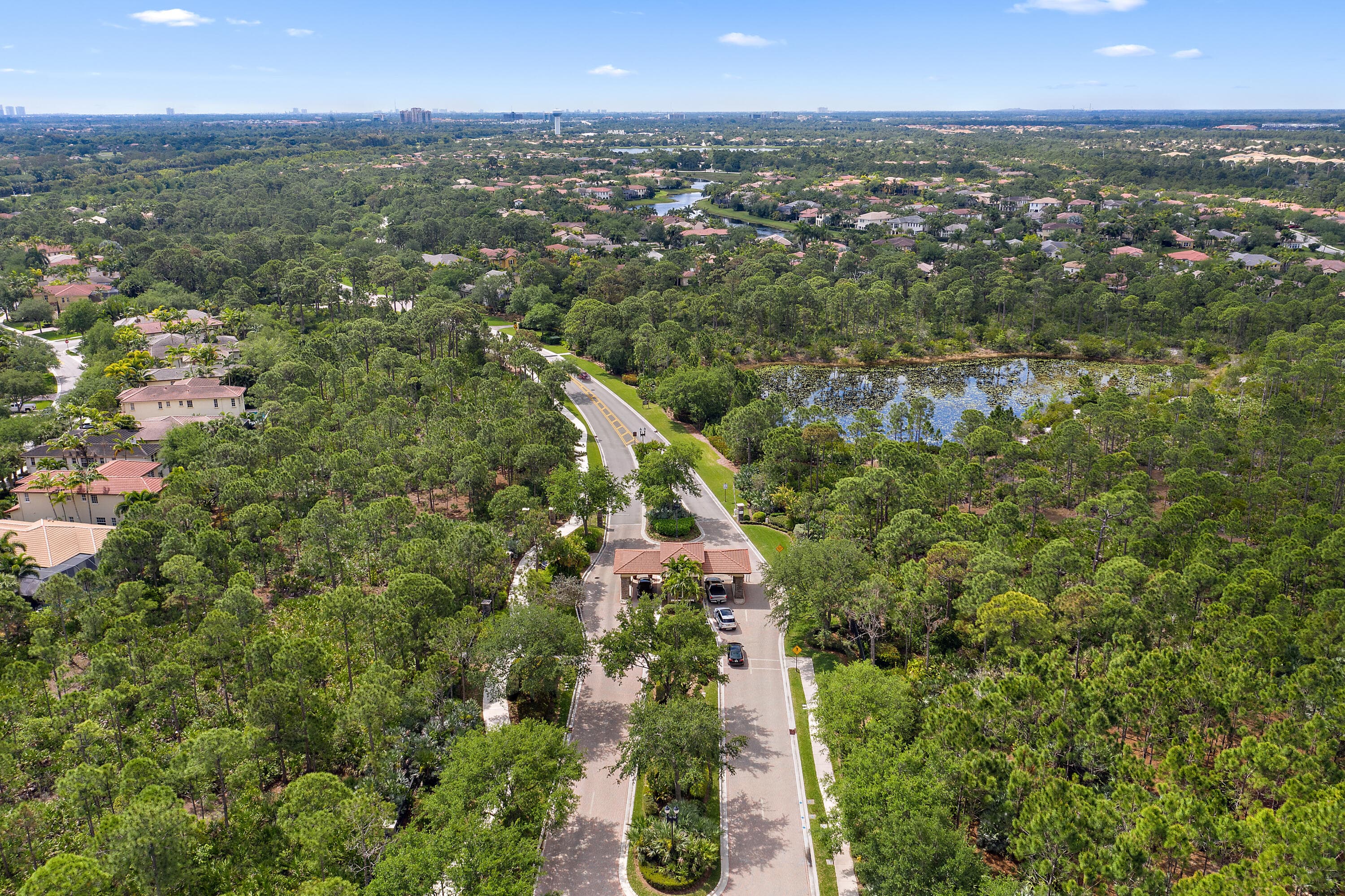 627 Castle Drive, Palm Beach Gardens, FL 33410 — photo 42 of 66