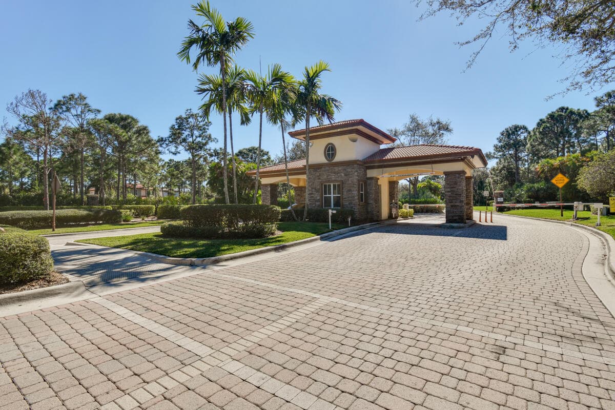 627 Castle Drive, Palm Beach Gardens, FL 33410 — photo 43 of 66
