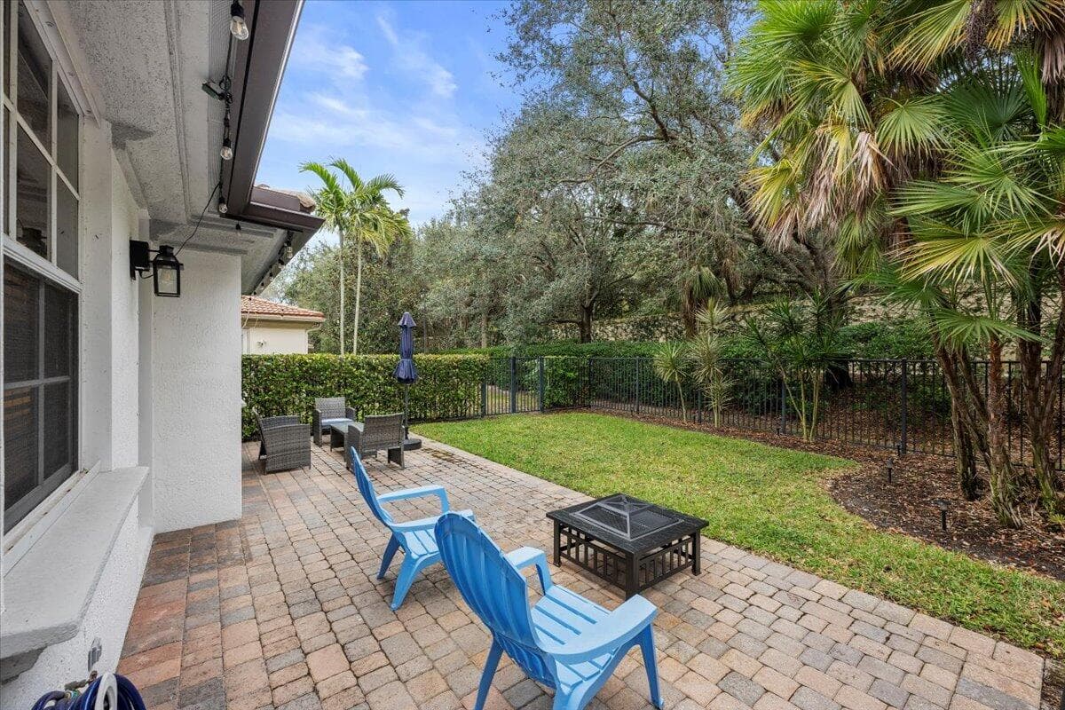 627 Castle Drive, Palm Beach Gardens, FL 33410 — photo 28 of 66