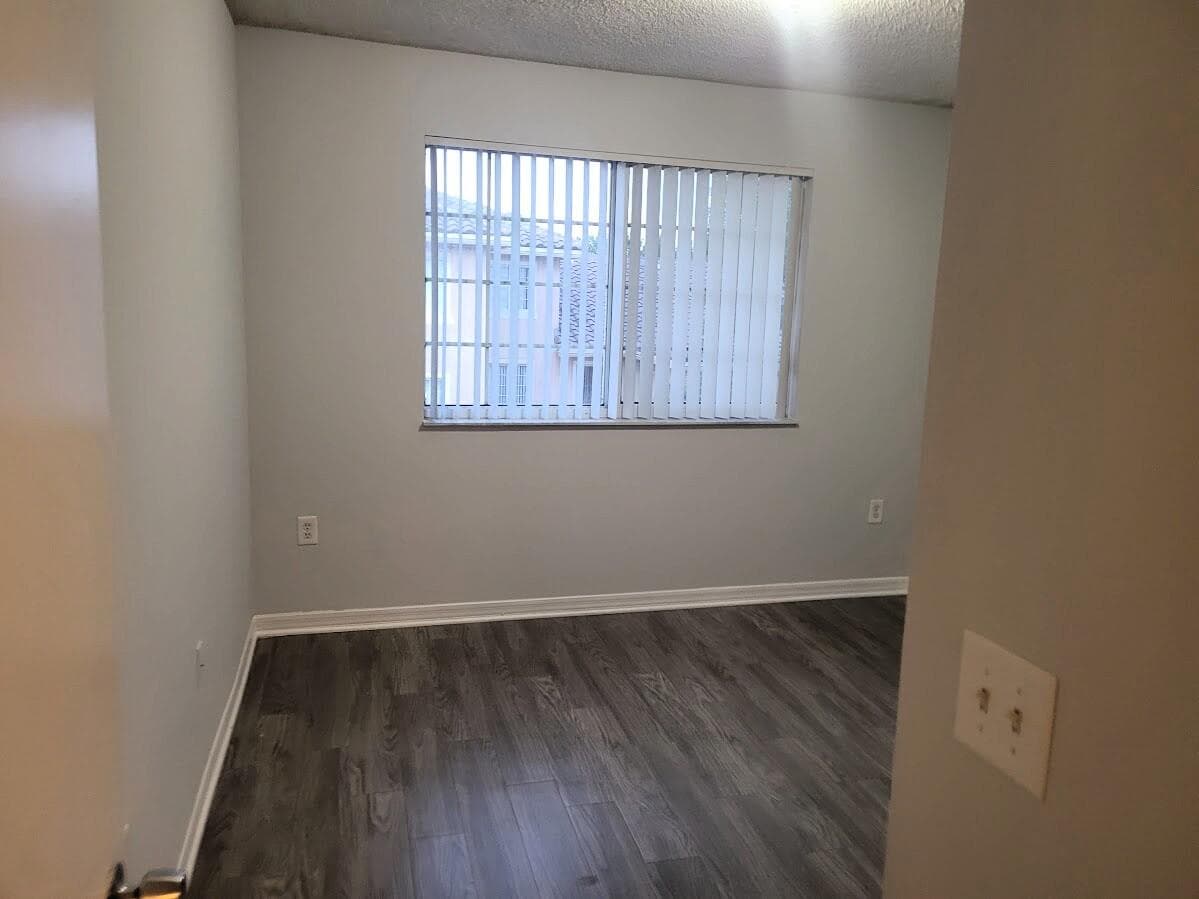 4197 N Haverhill Road 212, West Palm Beach, FL 33417 — photo 12 of 32