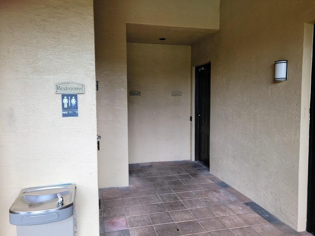 4197 N Haverhill Road 212, West Palm Beach, FL 33417 — photo 30 of 32