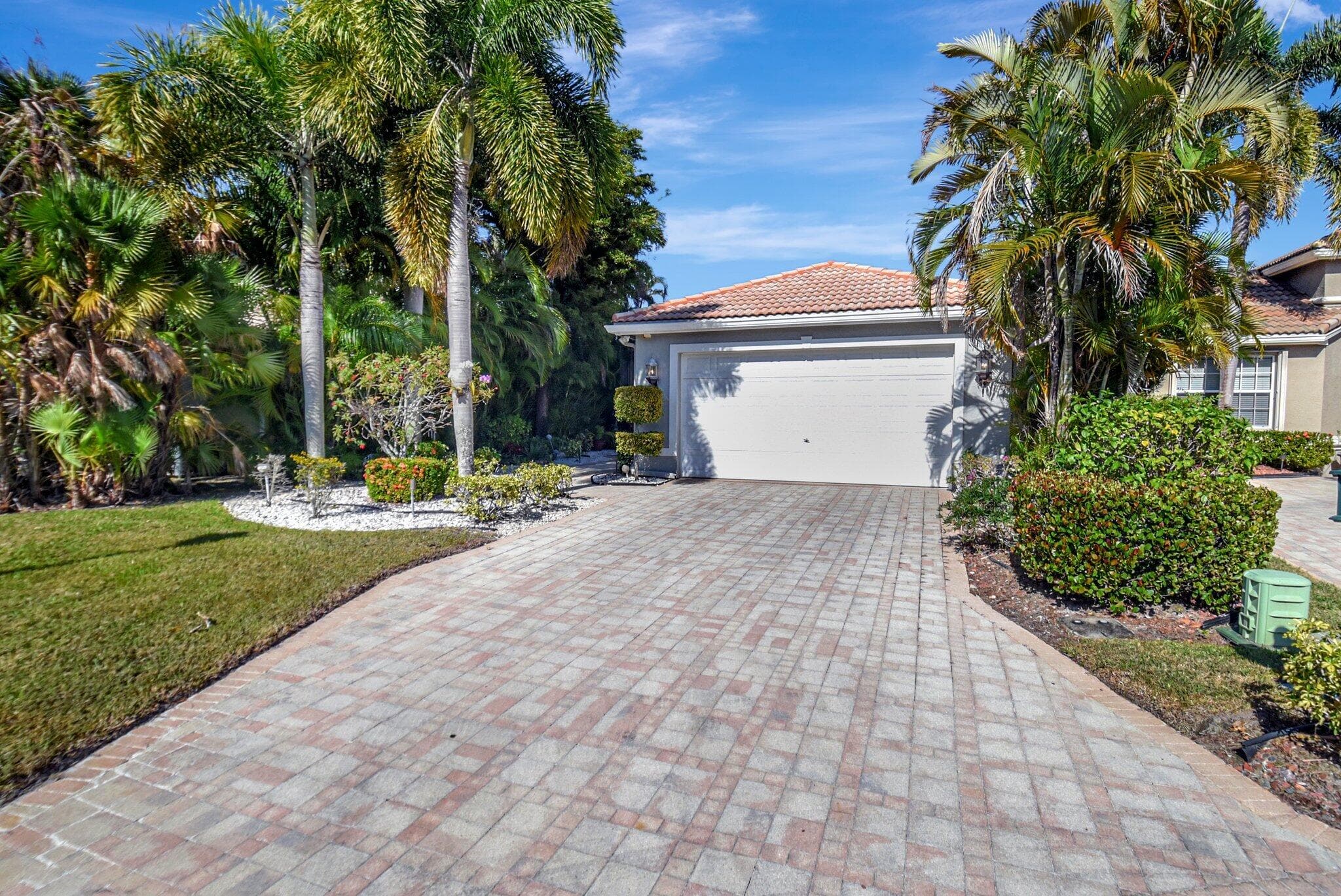4022 Manchester Lake Drive, Lake Worth, FL 33449 — photo 2 of 67