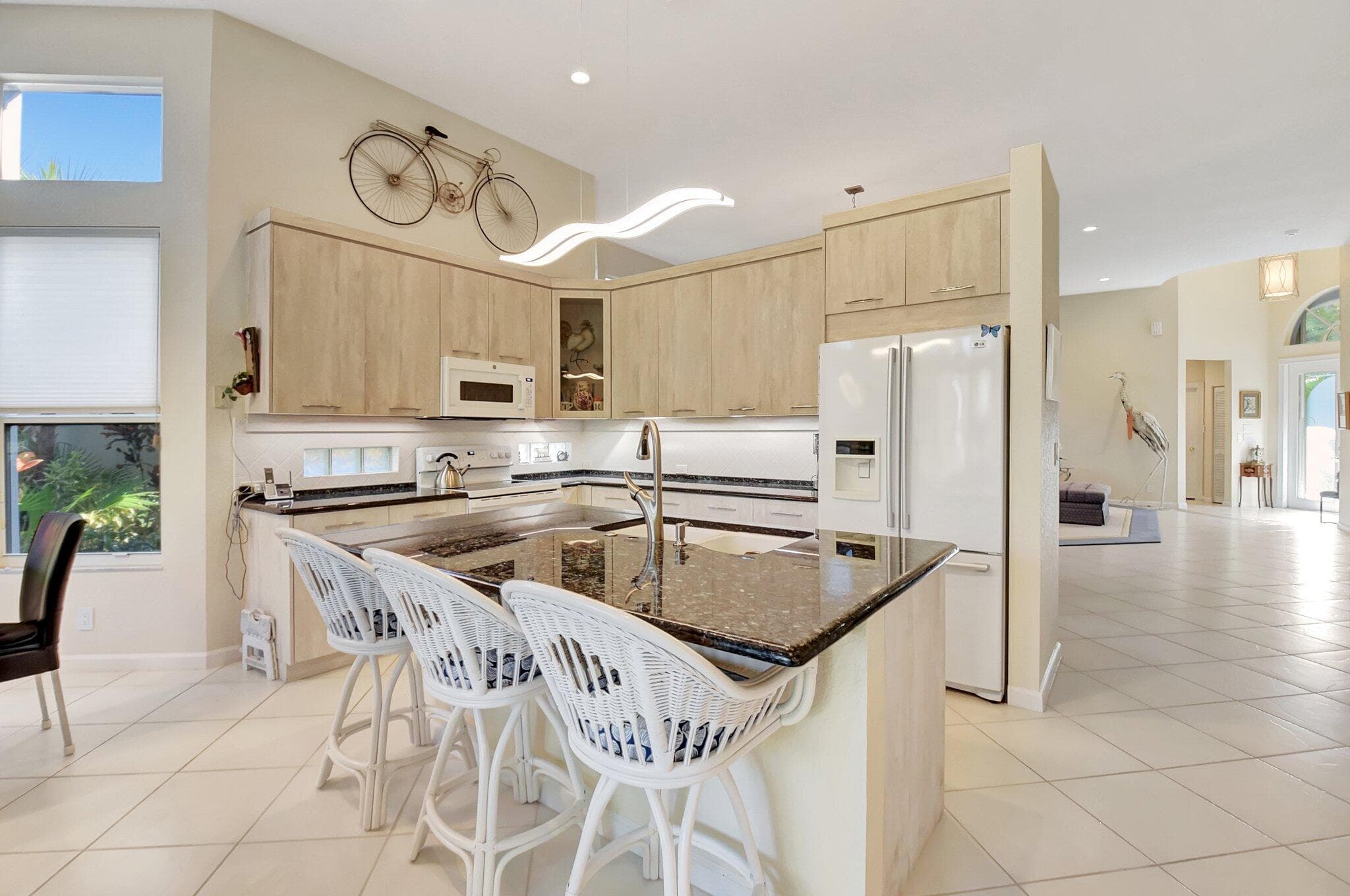 4022 Manchester Lake Drive, Lake Worth, FL 33449 — photo 11 of 67