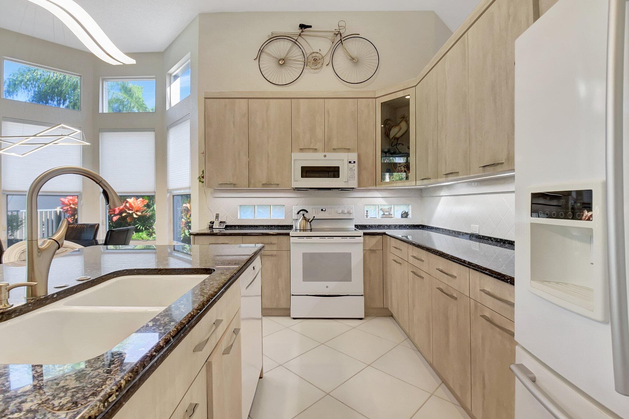 4022 Manchester Lake Drive, Lake Worth, FL 33449 — photo 14 of 67