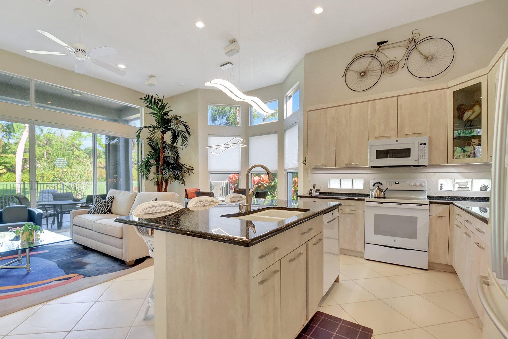 4022 Manchester Lake Drive, Lake Worth, FL 33449 — photo 15 of 67