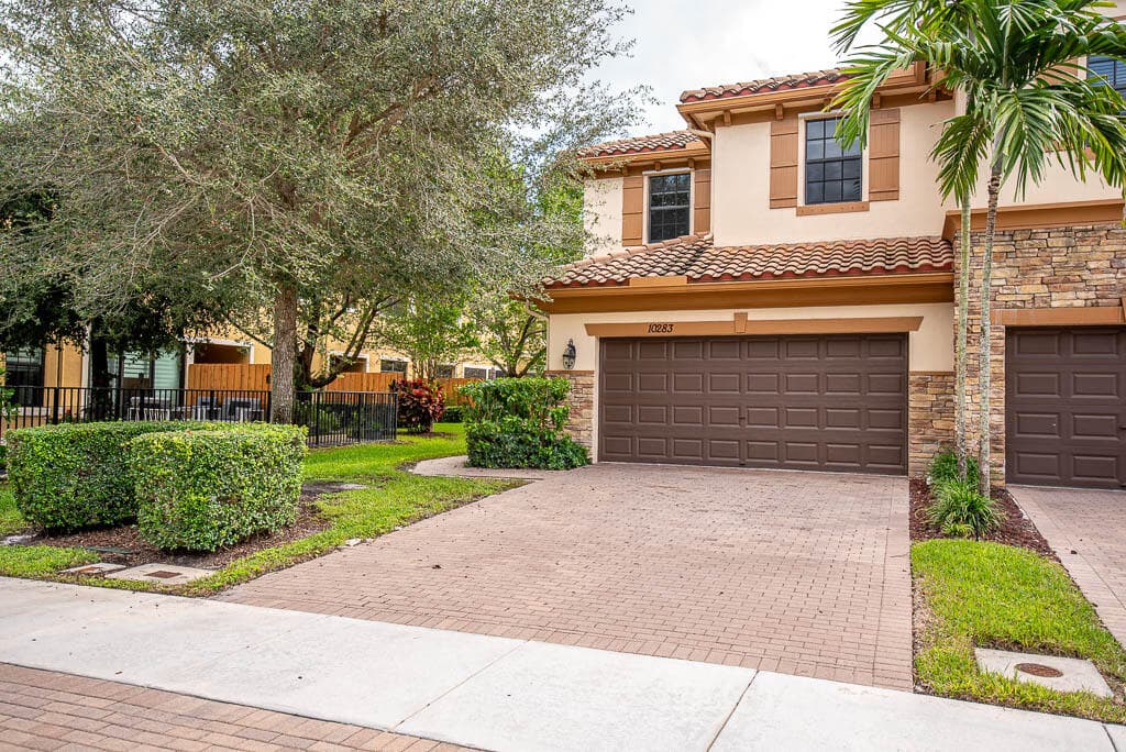 10283 Wellington Parc Drive, Wellington, FL 33449 — photo 6 of 34