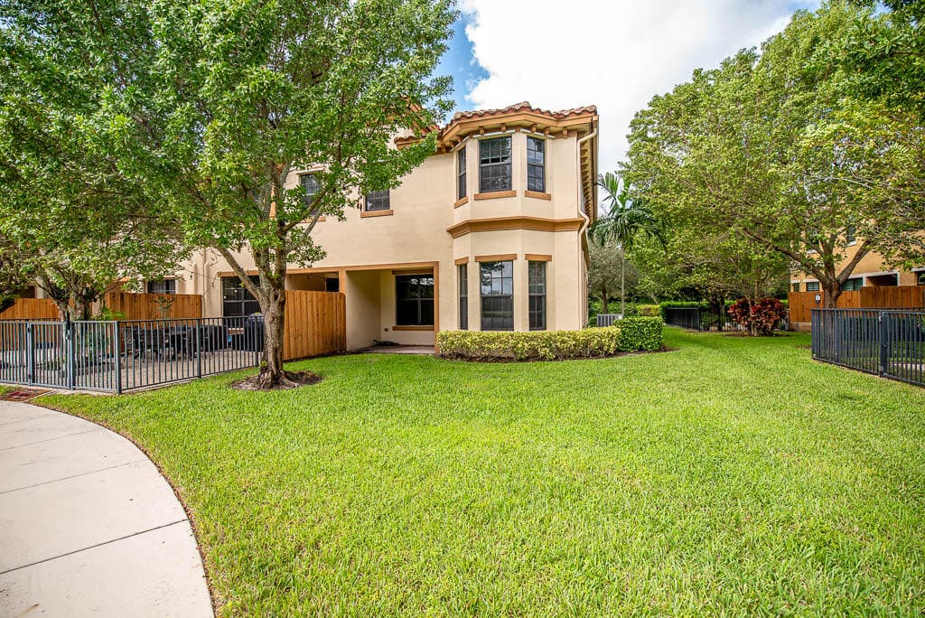 10283 Wellington Parc Drive, Wellington, FL 33449 — photo 7 of 34